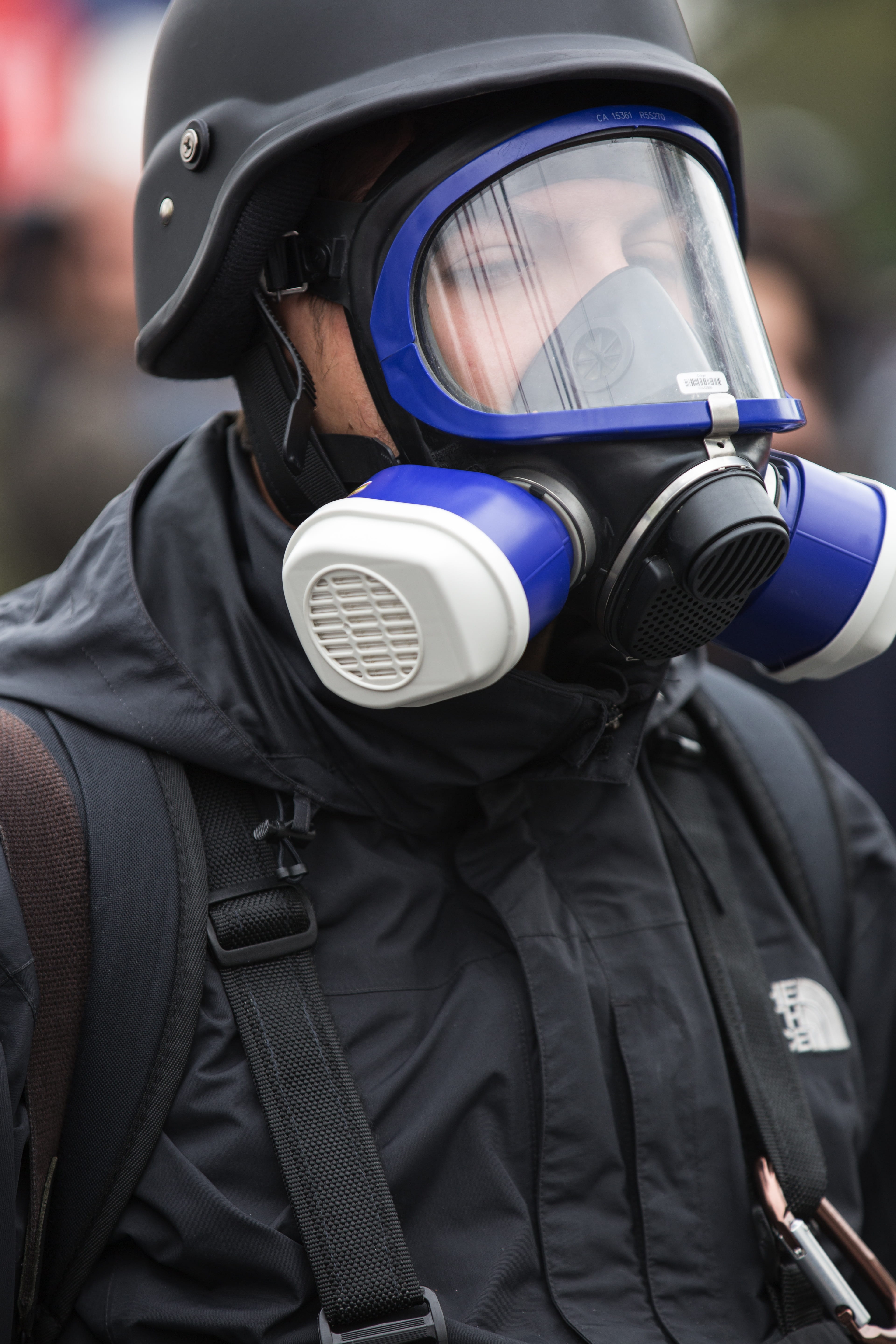 safety, headwear, people, attack, motorcycle, protective workwear, one person, gas, occupation, 5K, photographer, mode of transportation, journalist, outdoors, Phone HD Wallpaper
