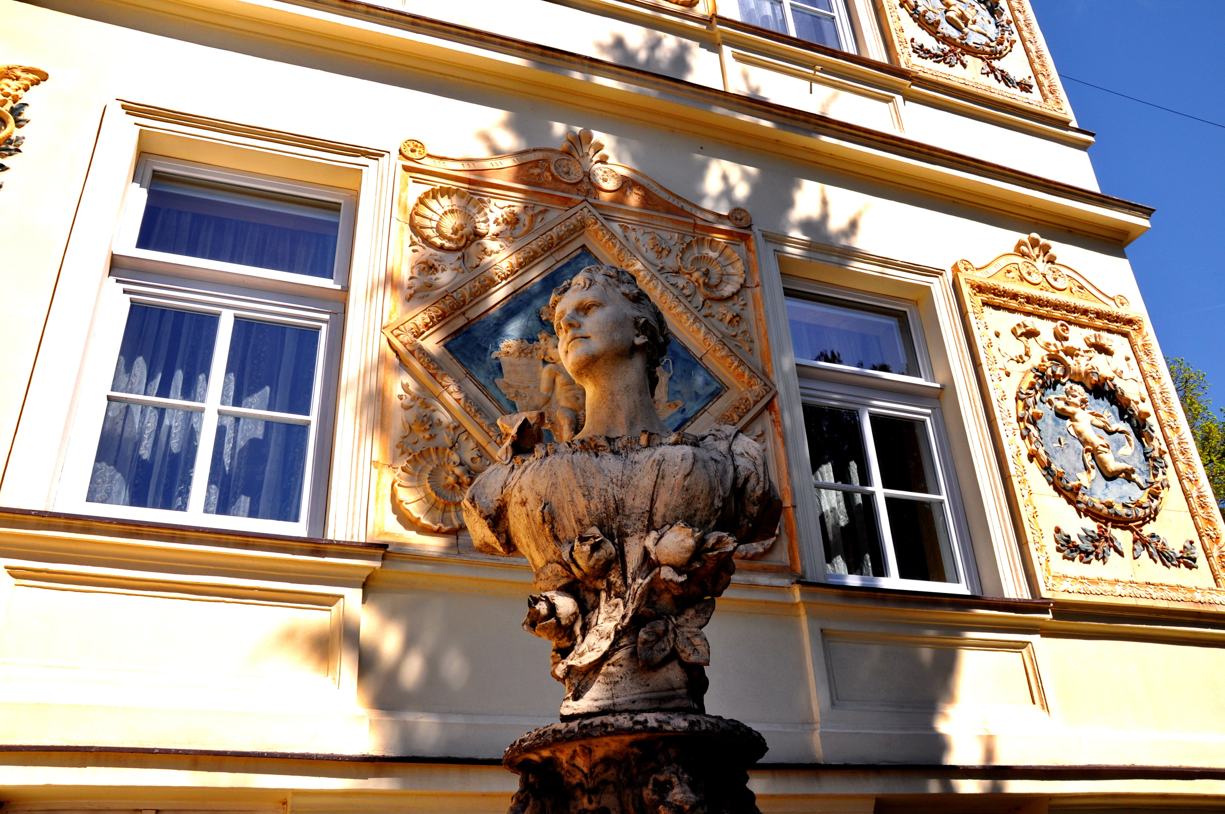 history, male likeness, human representation, building exterior, outdoors, ornate, representation, angel, day, building, art and craft, architecture, female bust, HD Wallpaper