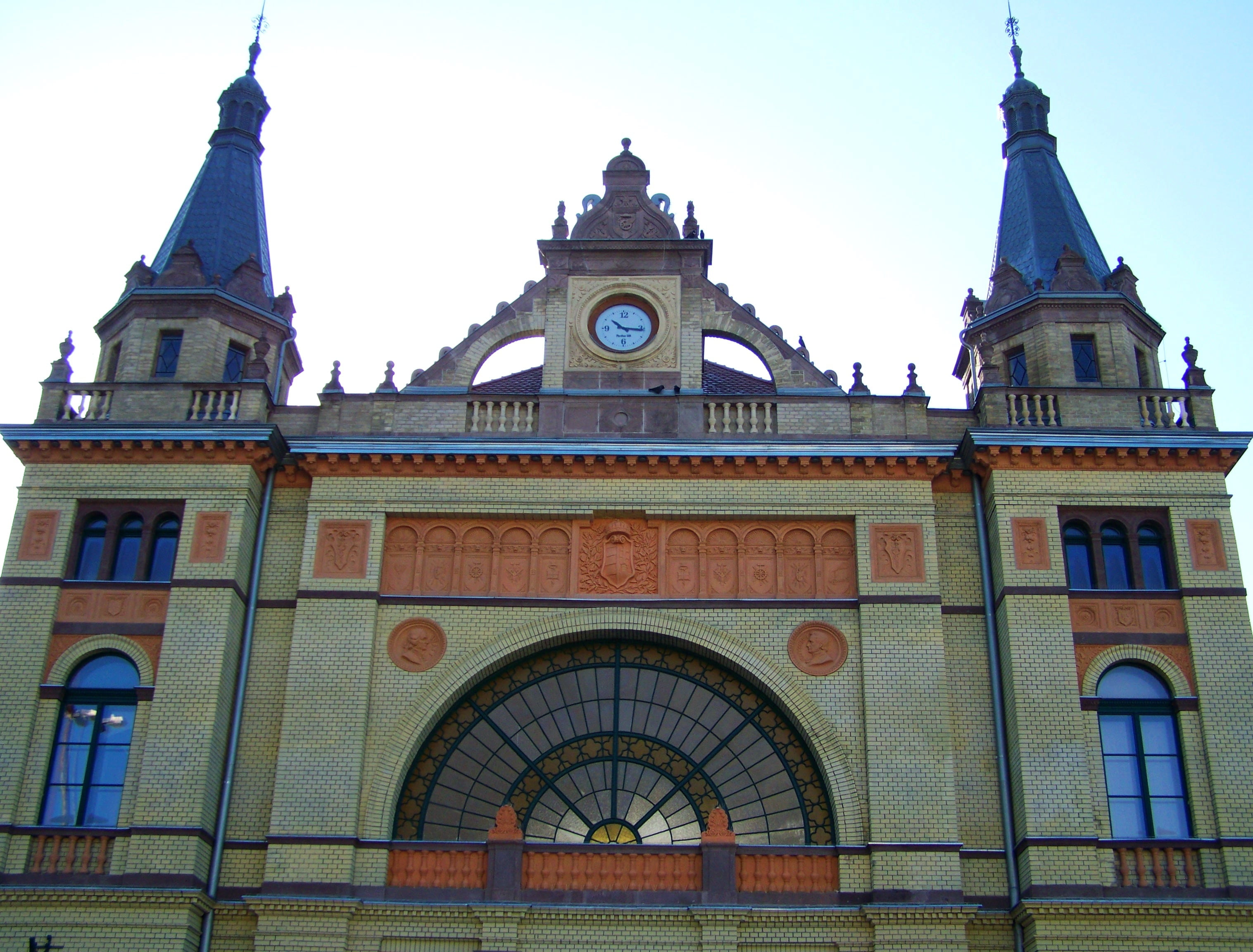 hungary, tower, low angle view, ornate, belief, the past, clock, church, government, sky, arch, day, place of worship, train station, outdoors, famous Place, HD Wallpaper