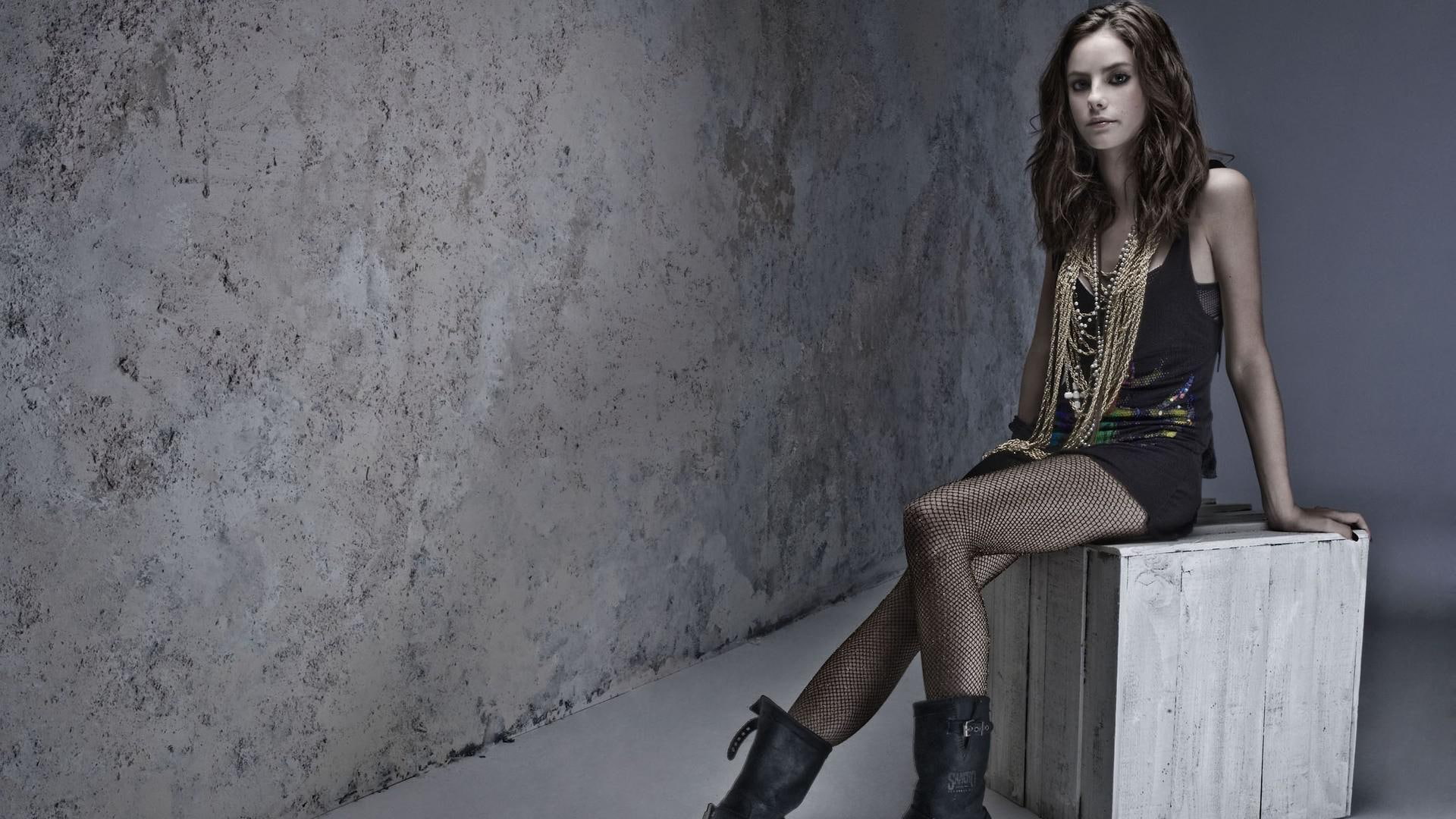1920x1080, celebrities, black, women, kaya scodelario, s, scodelario, top, 1080P, tank, kaya, HD Wallpaper