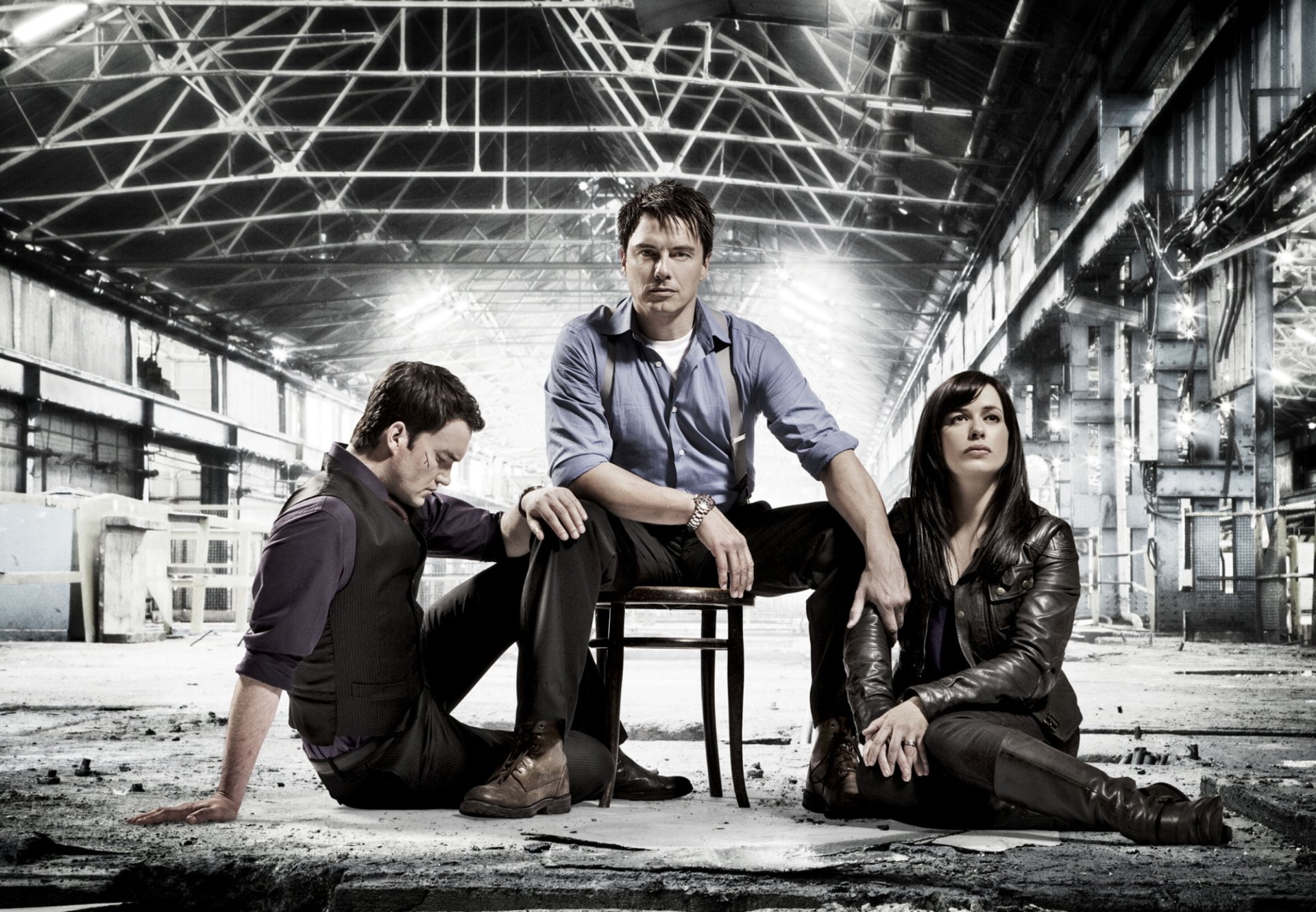 young women, built structure, Captain Jack Harkness, real people, people, women, Ianto Jones, architecture, mid adult, full length, young men, TV Show, HD Wallpaper