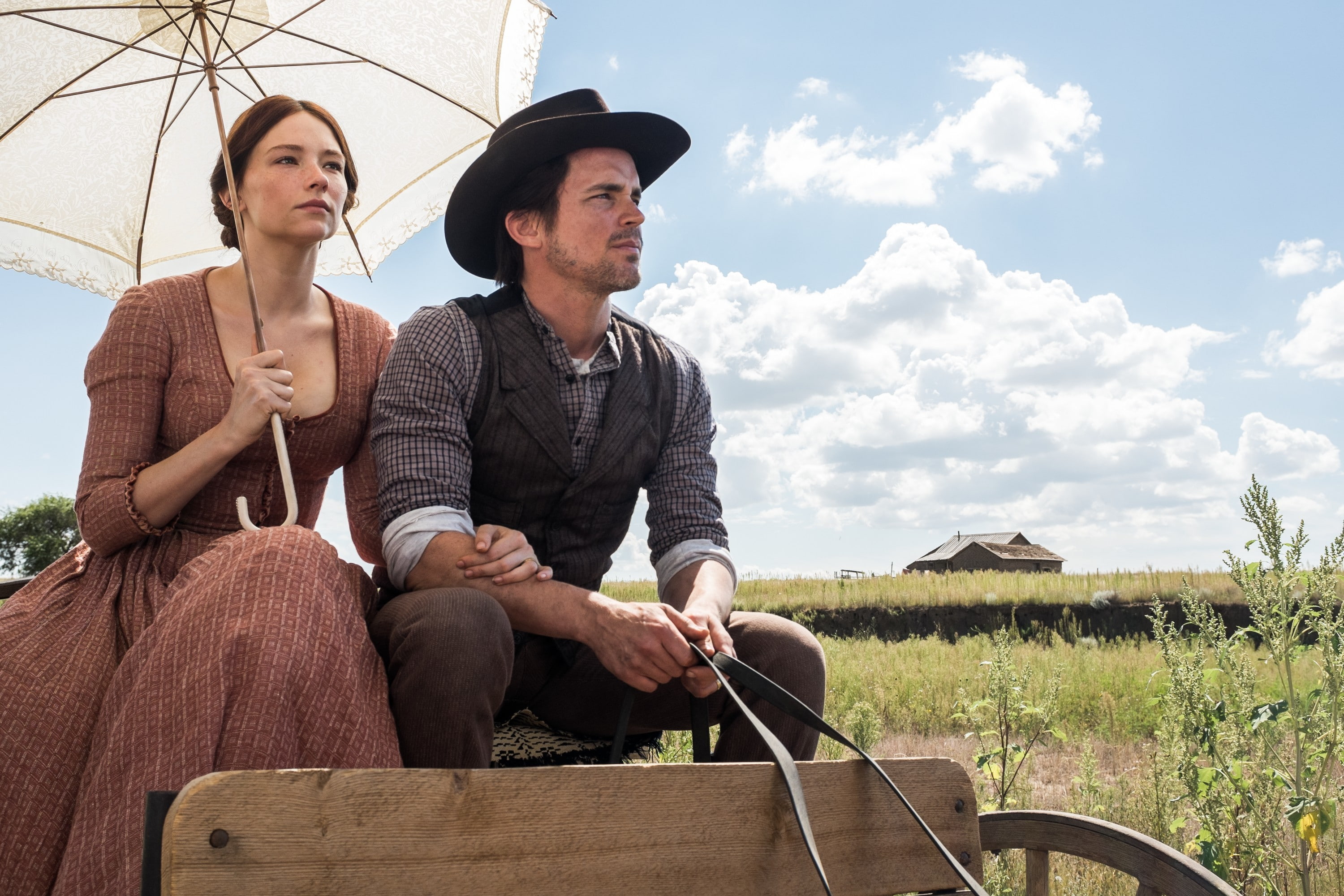dress, wagon, cowboy, house, hat, field, Western, the sky, The Magnificent Seven, frame, umbrella, Haley Bennett, clouds, 2K, HD Wallpaper