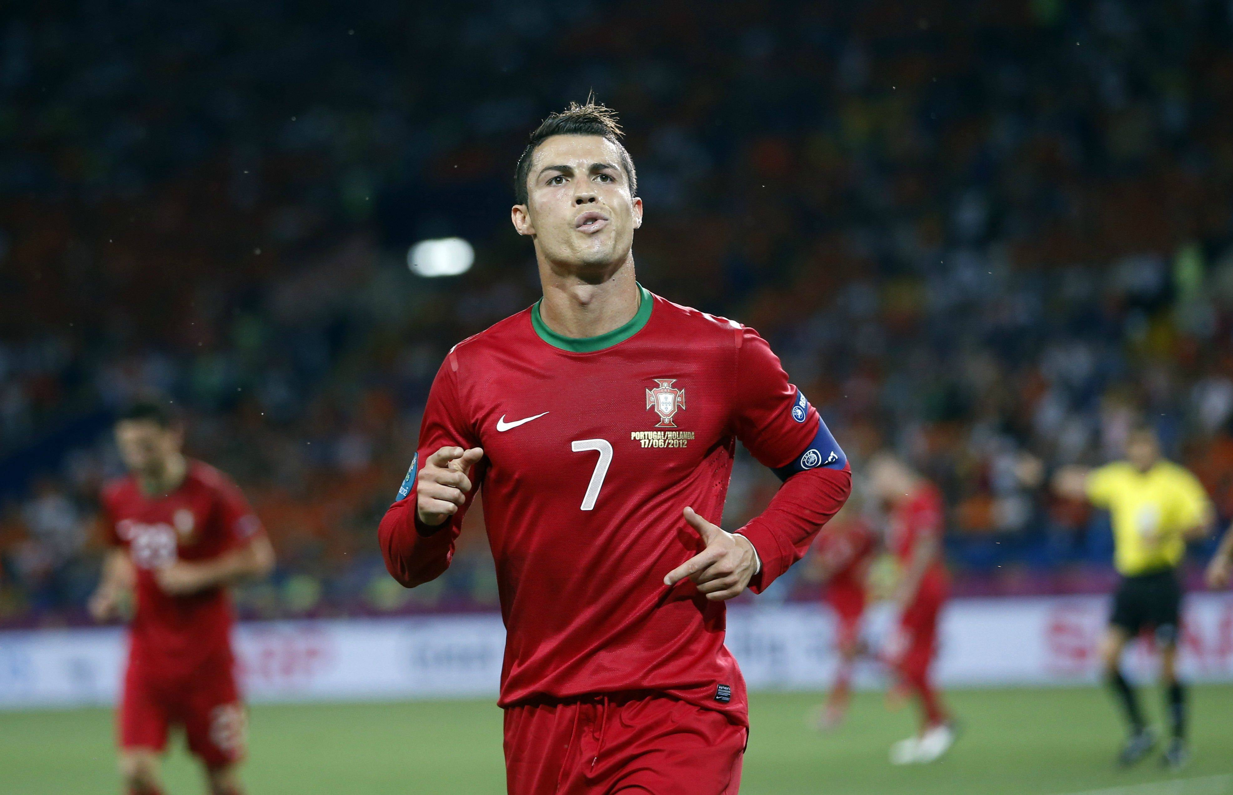 caucasian Ethnicity, effort, muscular Build, sport, 4K, people, Ronaldo, winning, sports Clothing, Euro 2012, outdoors, cristiano, waist up, young men, HD Wallpaper