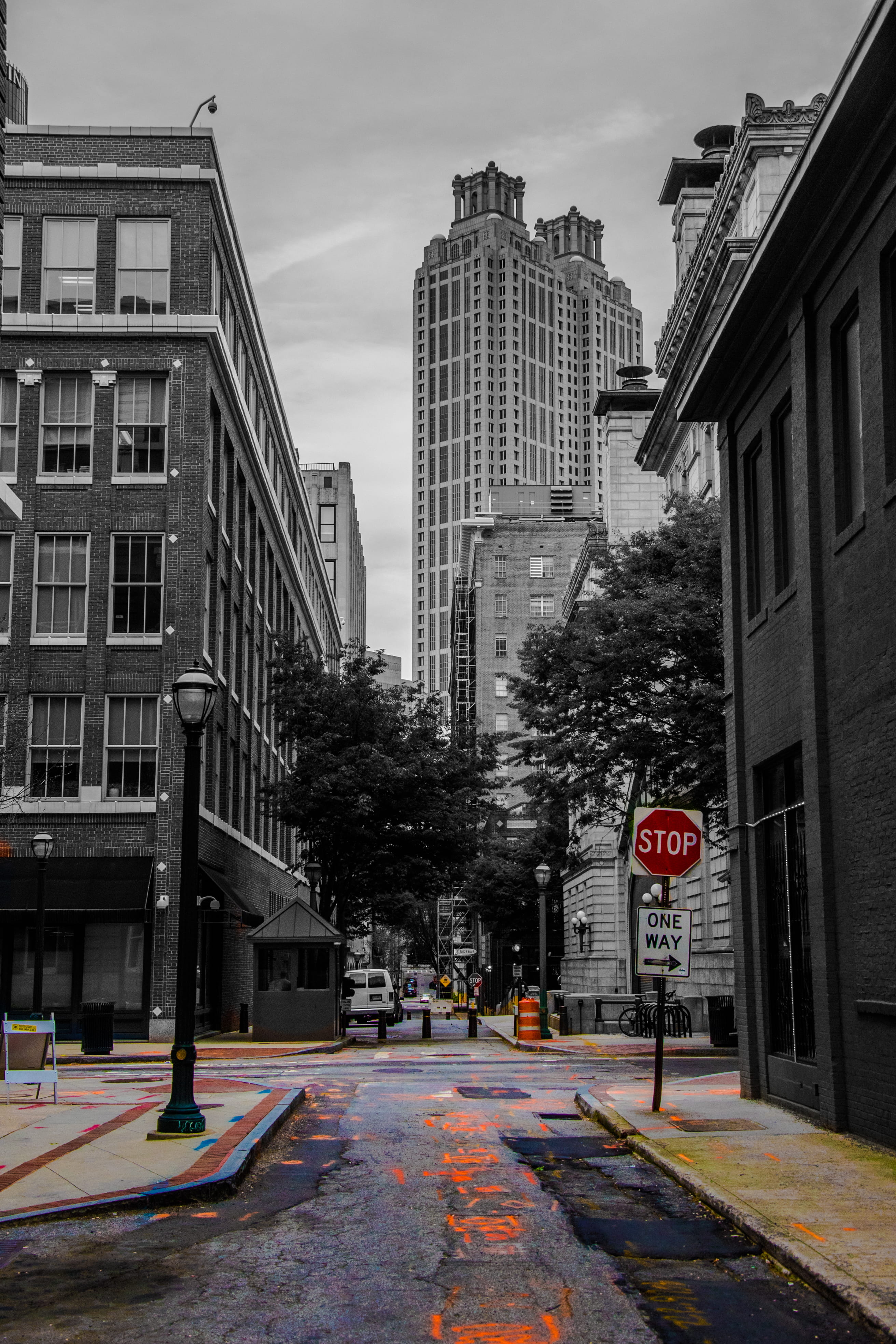 architecture, twin towers, symbol, building exterior, sign, outdoors, built structure, atl, transportation, 4K, atlanta, office building exterior, downtown, Phone HD Wallpaper