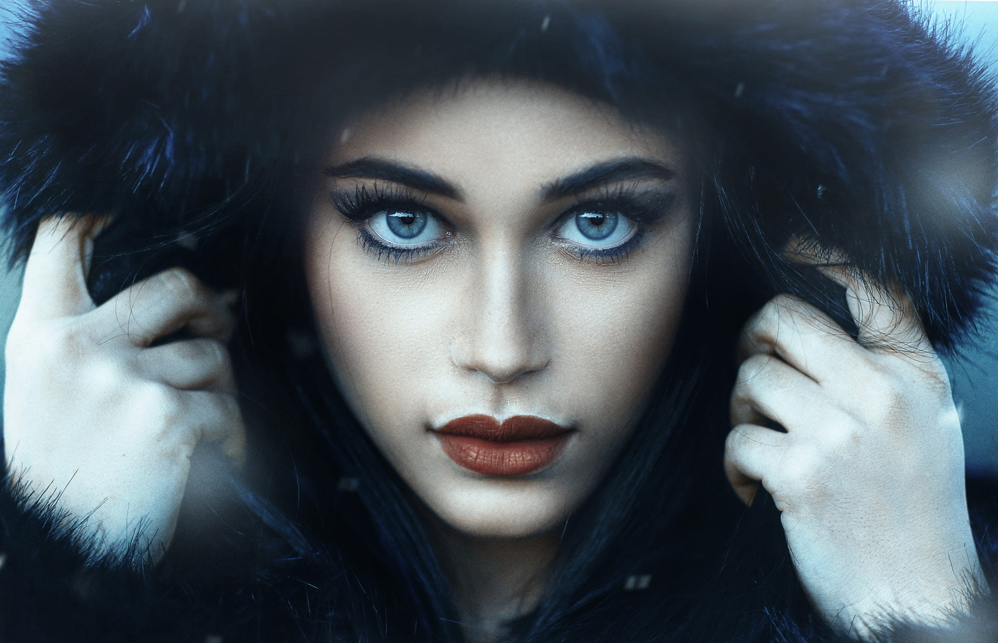 eyeshadow, fur coats, 1080P, Jessica Napolitano, face, red lipstick, blue eyes, women, women outdoors, hoods, portrait, HD Wallpaper
