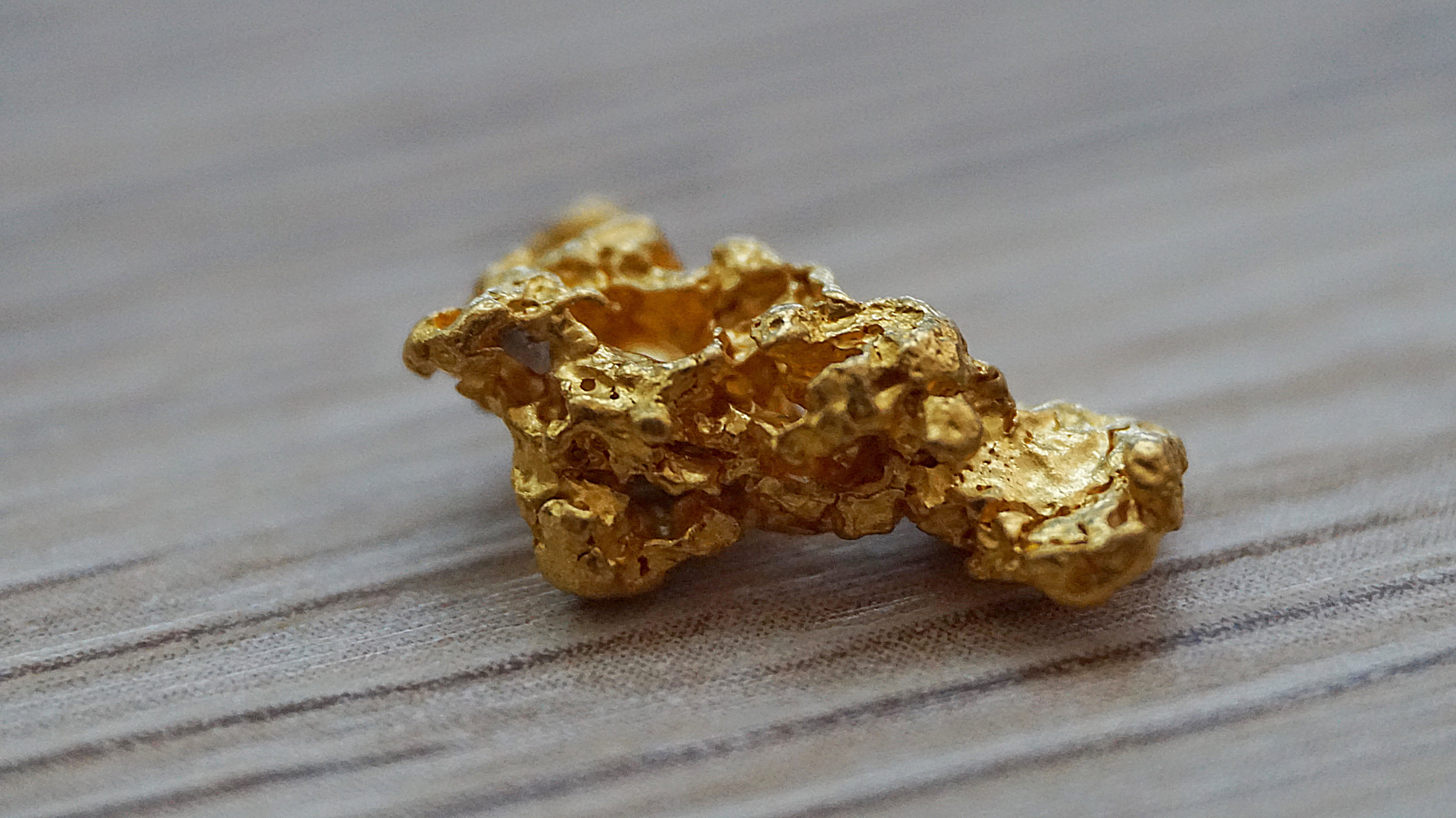 metal, colored, wealth, gold, metal ore, medicine, 5K, selective focus, gemstone, shiny, natural gold, geology, animal themes, close-up, yellow, selective, HD Wallpaper