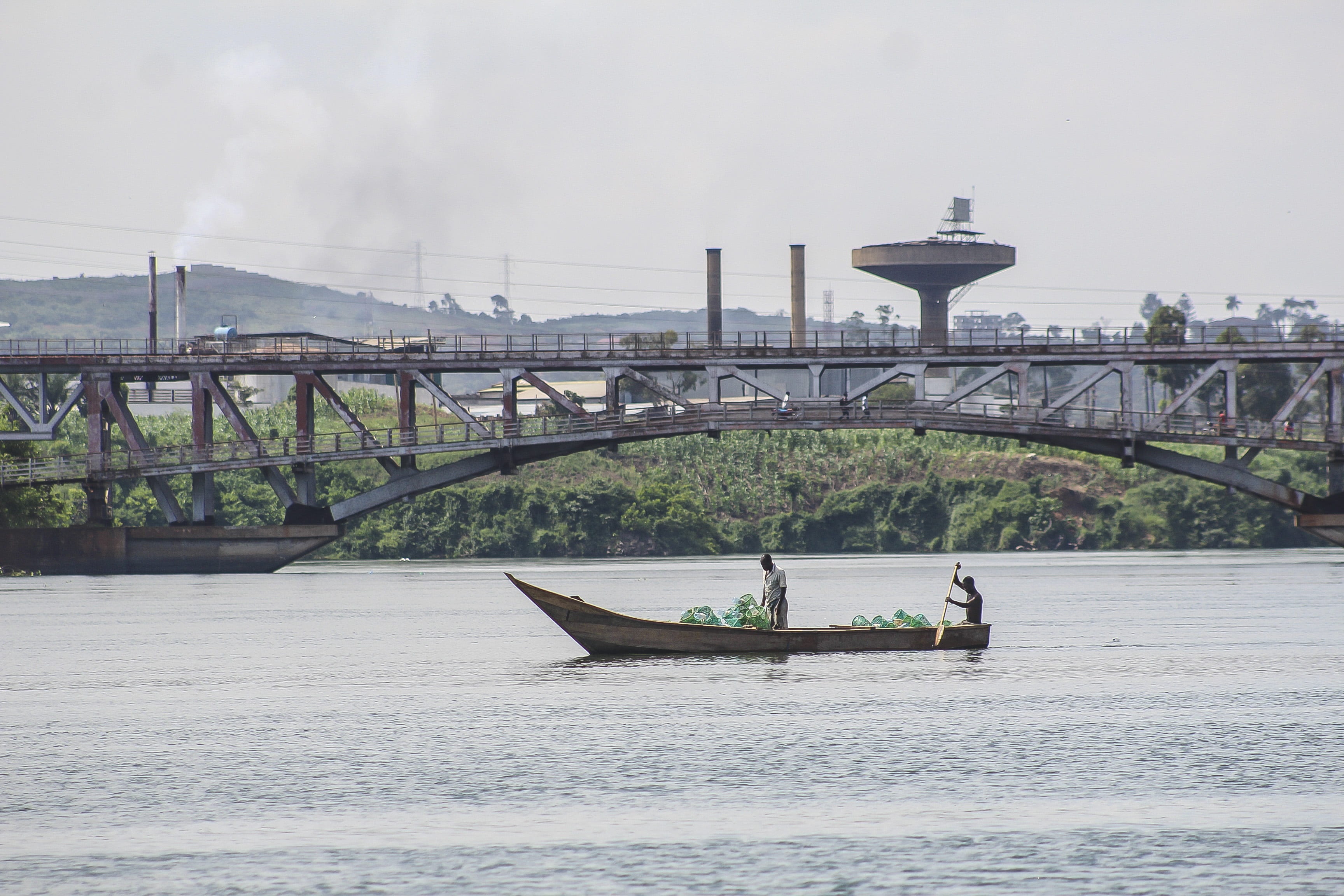 building exterior, river nile, powerful, waterfront, wild, outdoor, sky, river, day, hunter, jinja, crocodile, color, green, 2K, outdoors, lake, bridge, HD Wallpaper