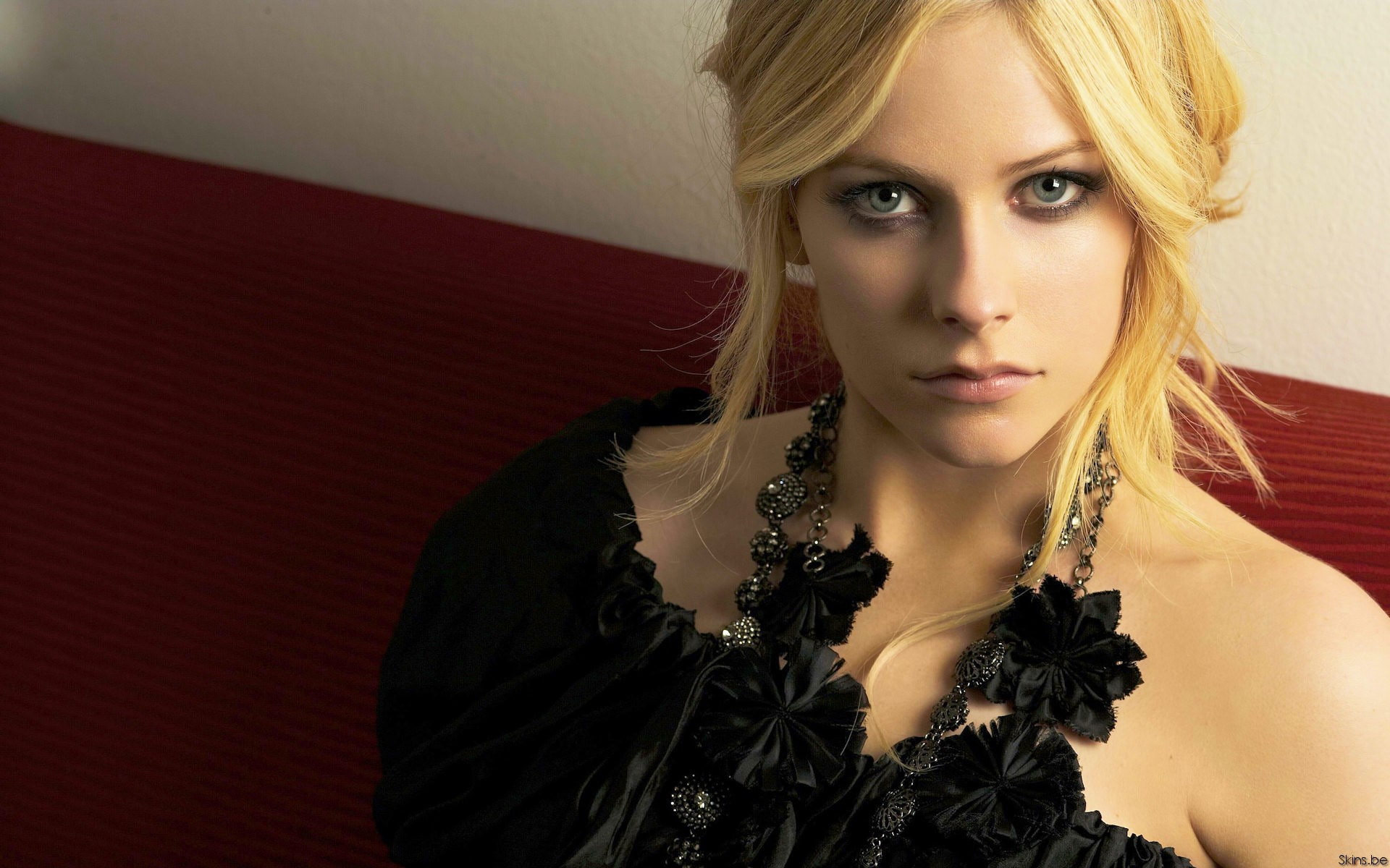 indoors, home interior, one person, headshot, young adult, adult, 1080P, real people, portrait, beauty, front view, Avril Lavigne, blond hair, wall - building feature, HD Wallpaper