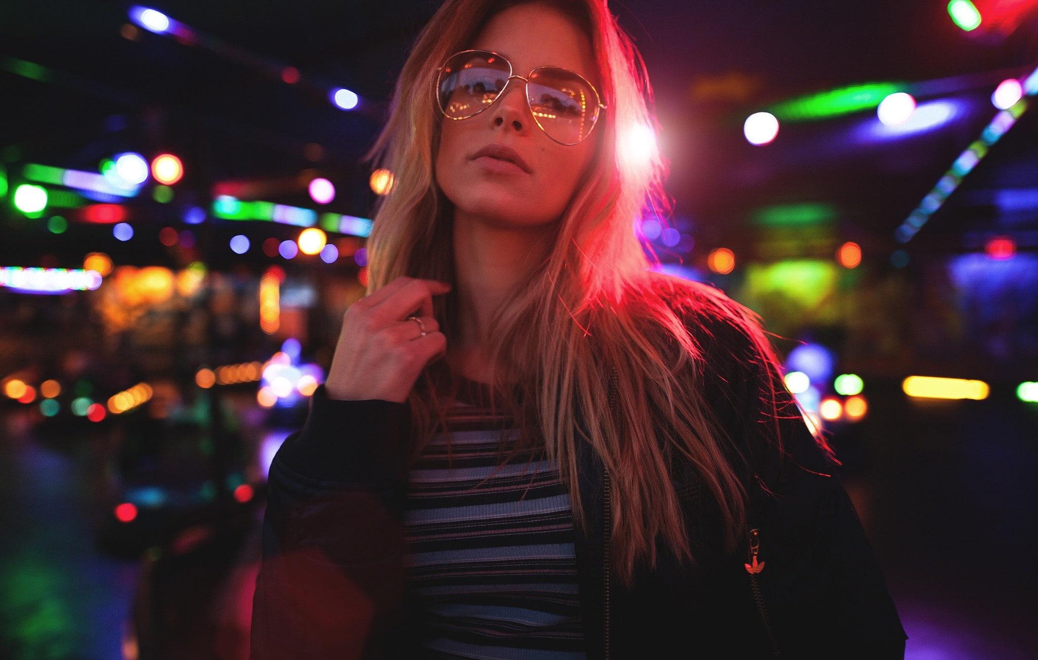 hair, leisure activity, Sebastian Heberlein, fashion, lifestyles, depth of field, night, front view, illuminated, one person, blonde, women, 1080P, standing, HD Wallpaper