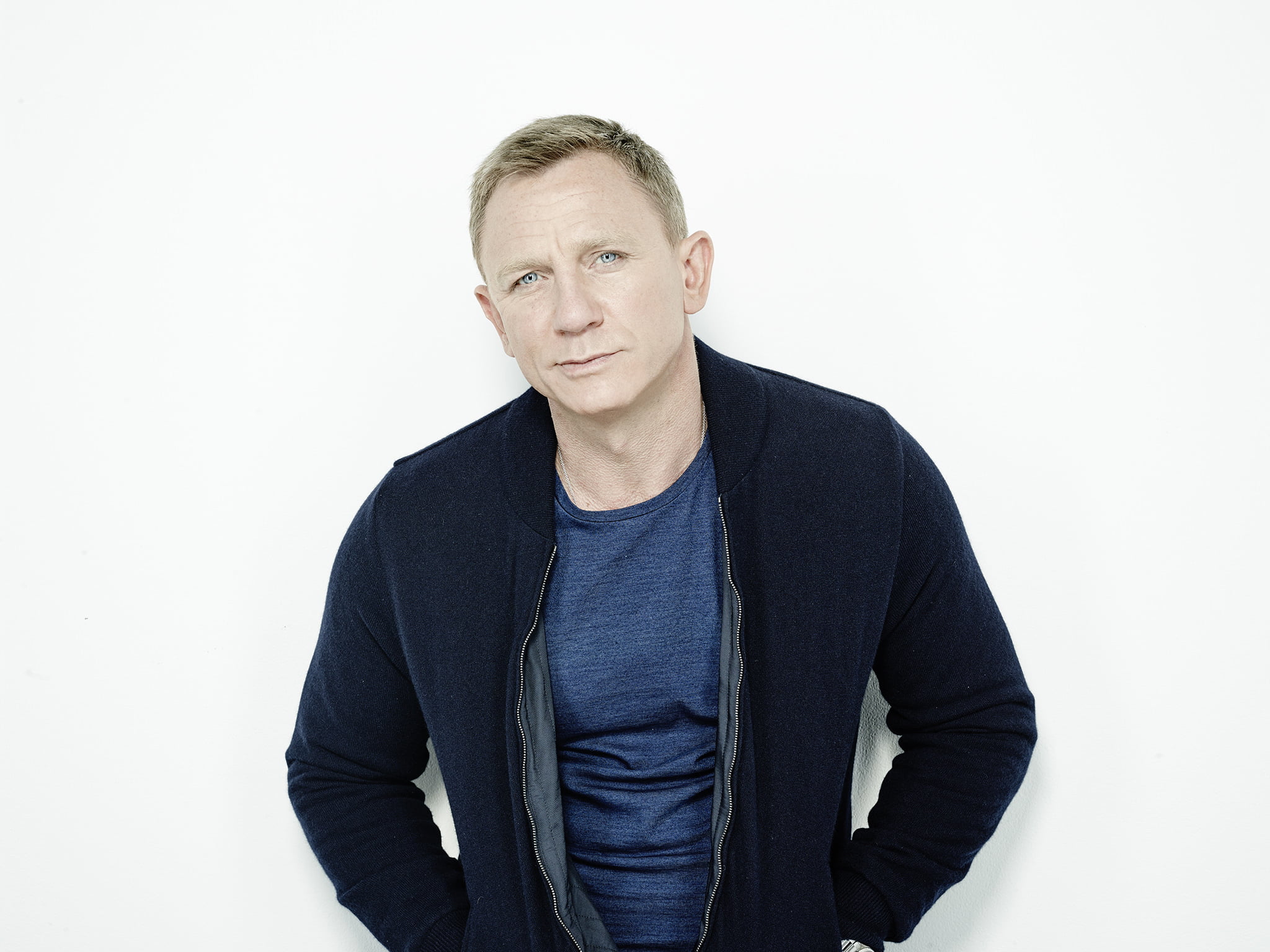 one Mature Man Only, confidence, daniel, one Man Only, male Beauty, happiness, front View, waist Up, blue, looking, daniel craig, serious, males, cregg, HD Wallpaper