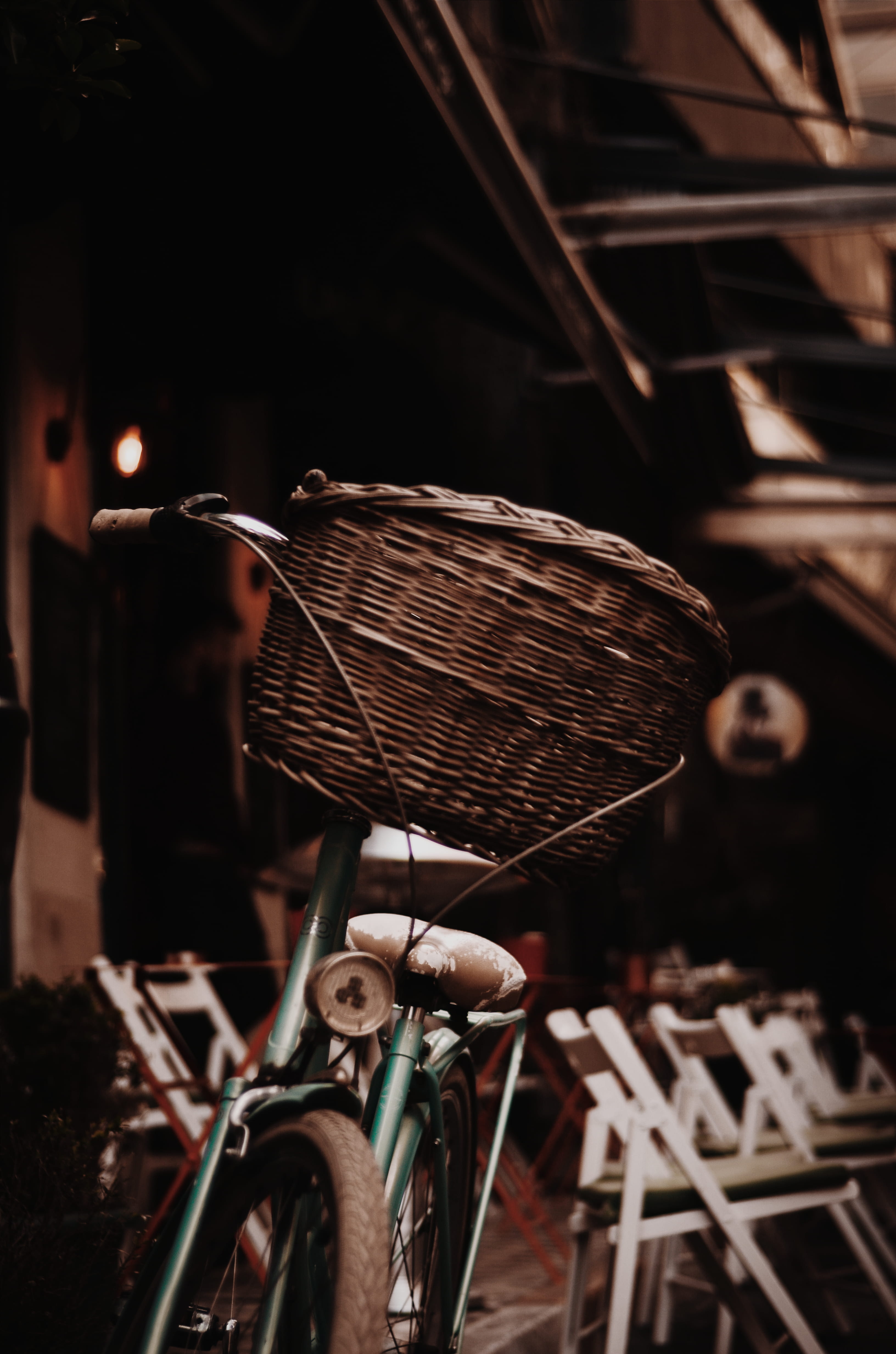 no people, focus on foreground, container, wicker, bicycle basket, vintage, old, basket, built structure, vehicle, bicycle, day, parking, recreation, stationary, Phone HD Wallpaper
