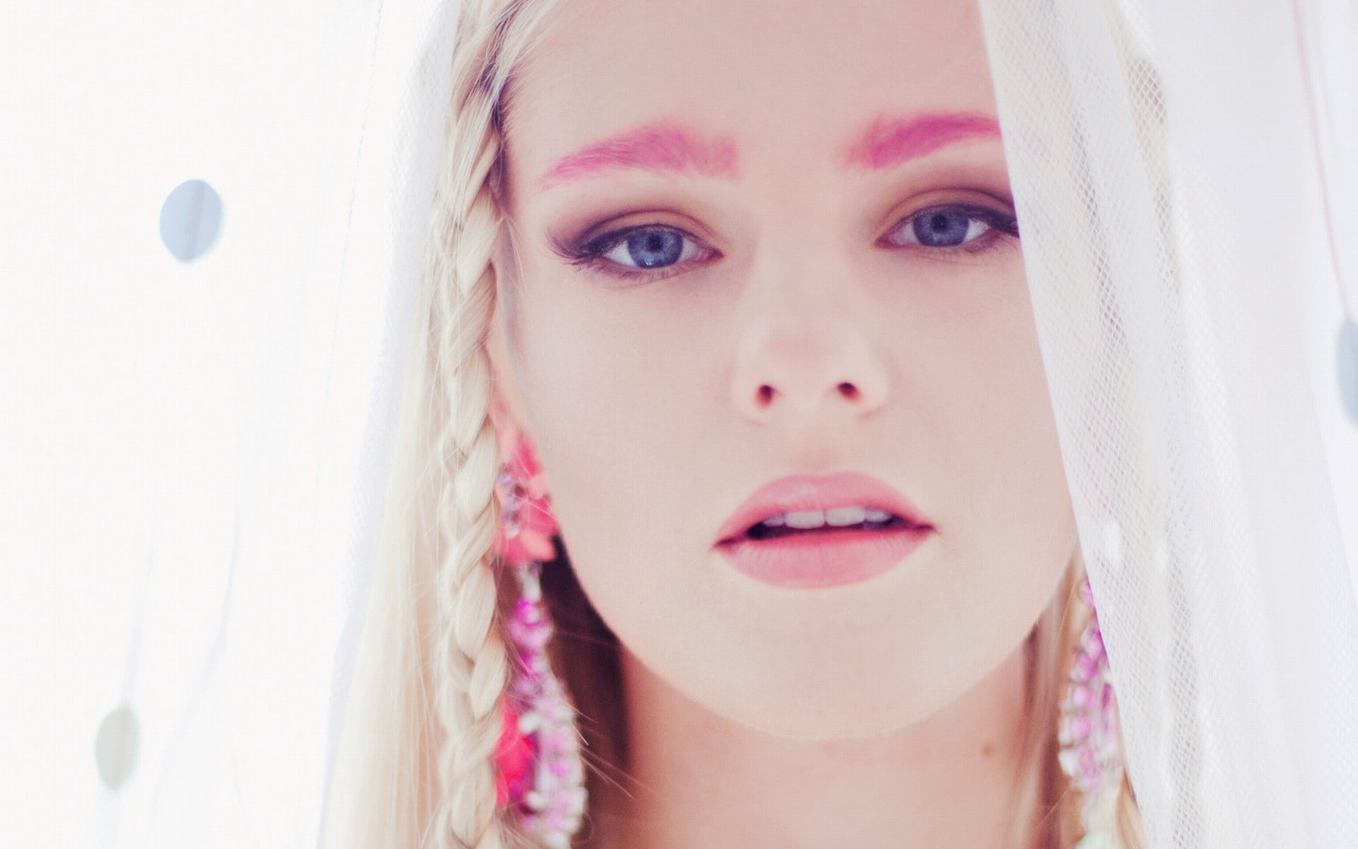 blue eyes, 1080P, dyed eyebrows, blonde, looking at viewer, face, women, HD Wallpaper