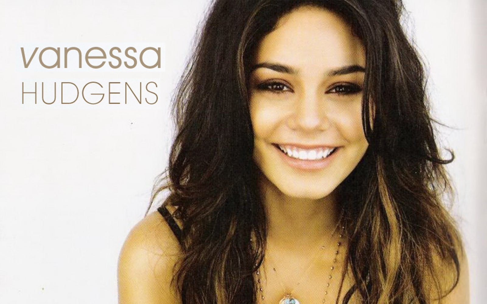 vanessa, star, smiling, hudgens, vanessa hudgens, 720P, woman, photography, necklace, celebrities, HD Wallpaper