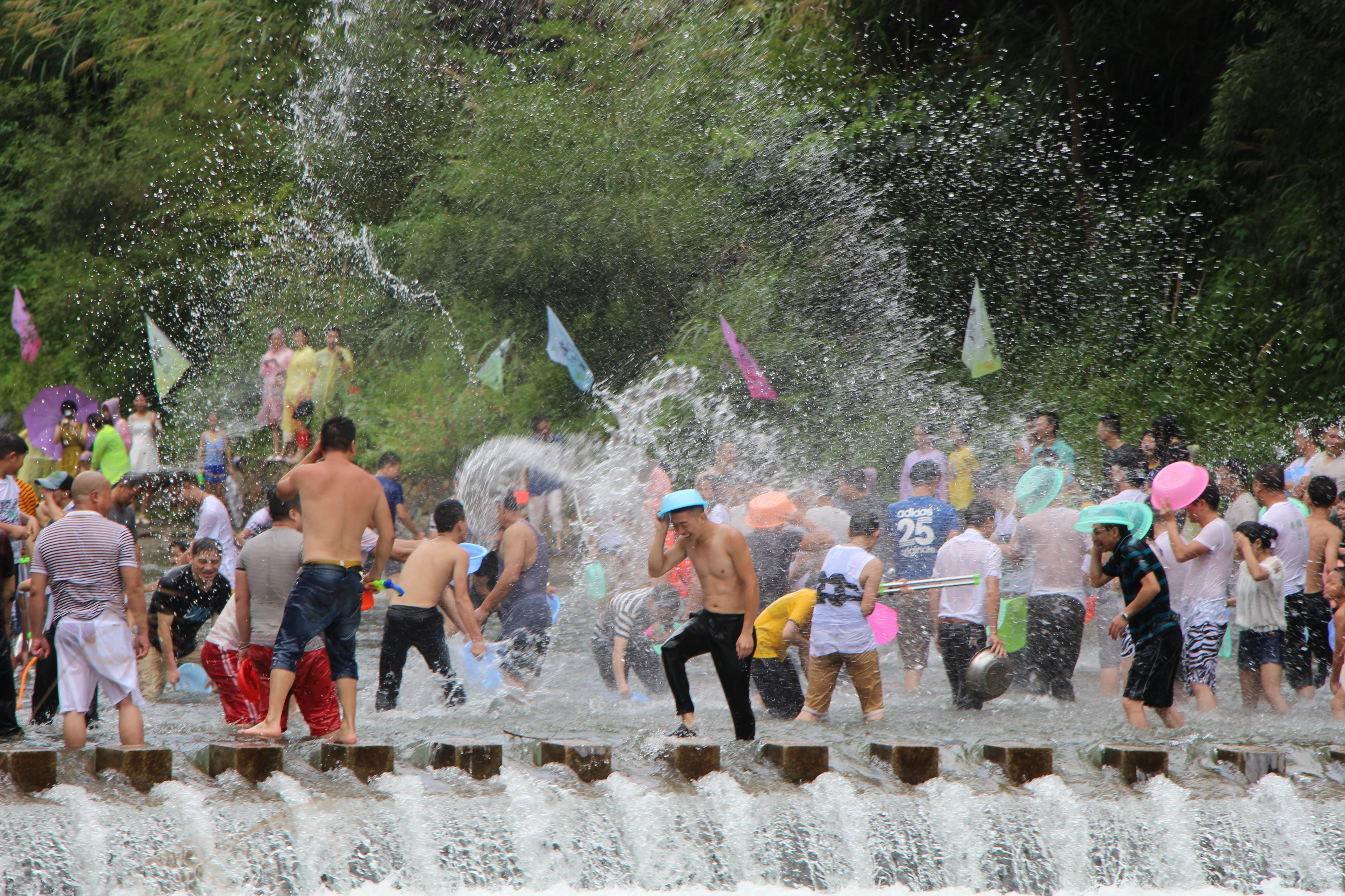 qingyuan, nature, enjoyment, 5K, group of people, leisure activity, large group of people, spraying, motion, water, water fight, celebrations, splashing, HD Wallpaper