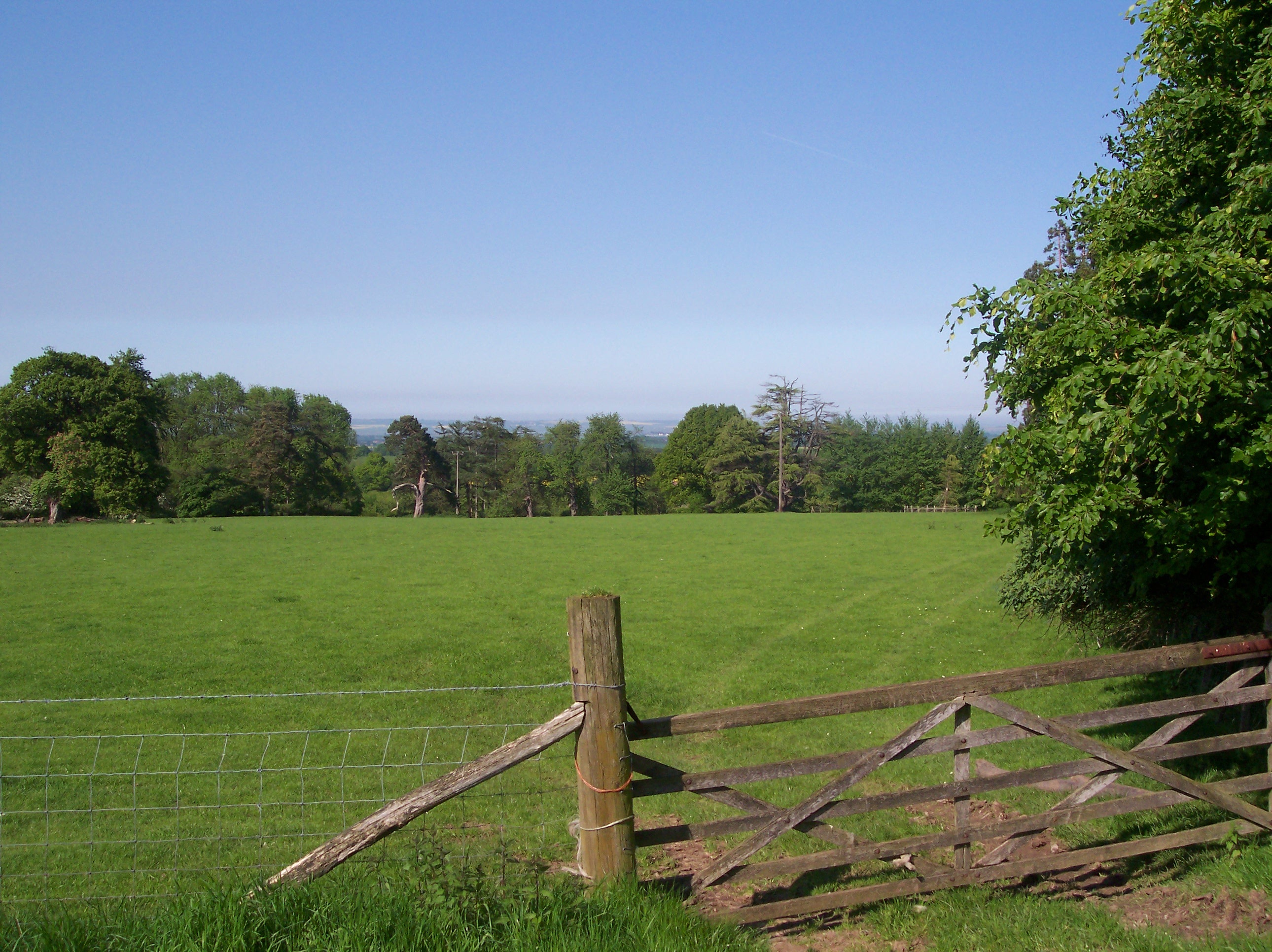 farmland, scenery, rural, country, gate, tranquil scene, meadow, day, farm, fence, north downs, sittingbourne, grass, countryside, agriculture, footpath, HD Wallpaper