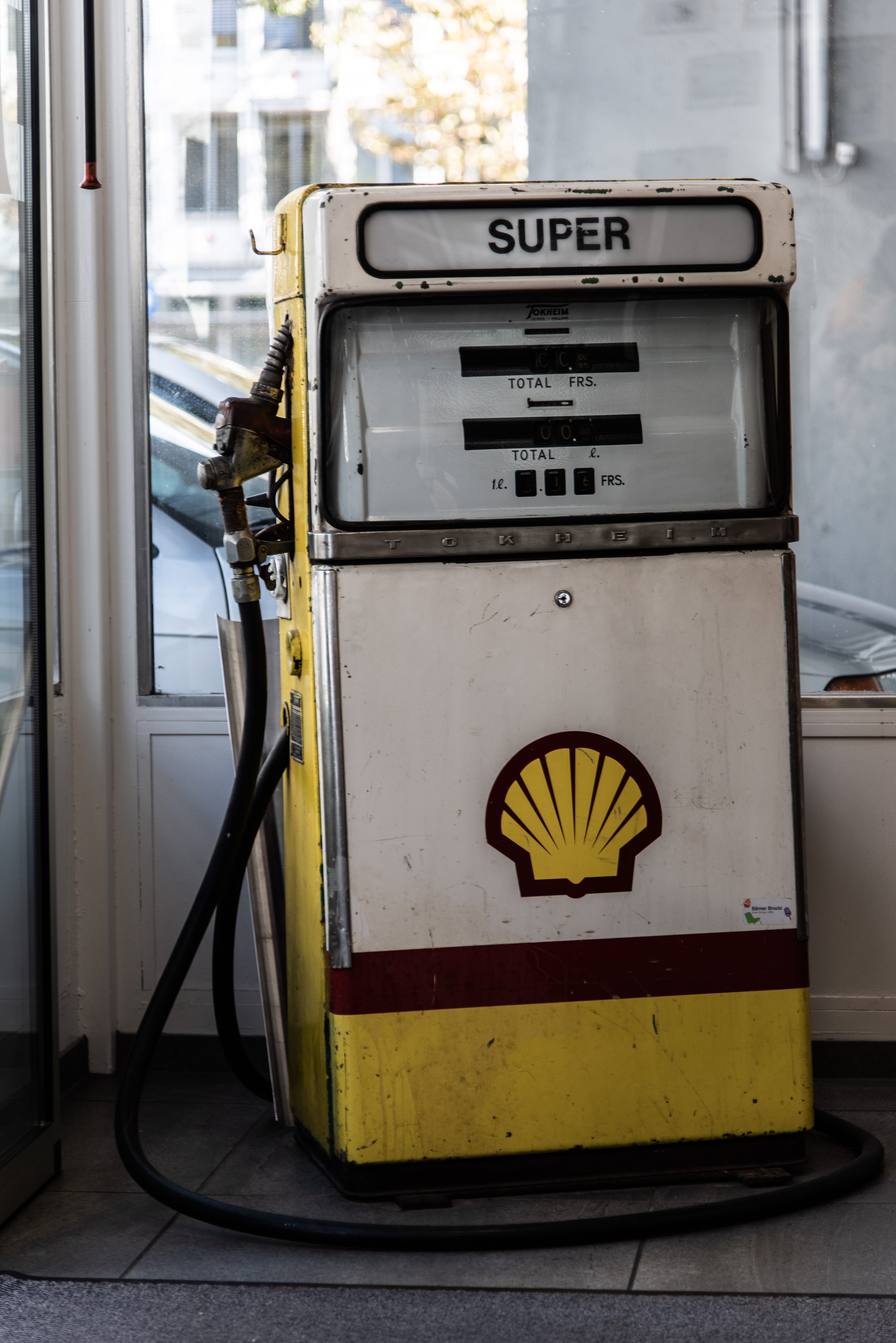 no people, gray, yellow, outdoors, communication, day, filling, fuel and power generation, fuel pump, technology, gas station, text, metal, close-up, black, Phone HD Wallpaper