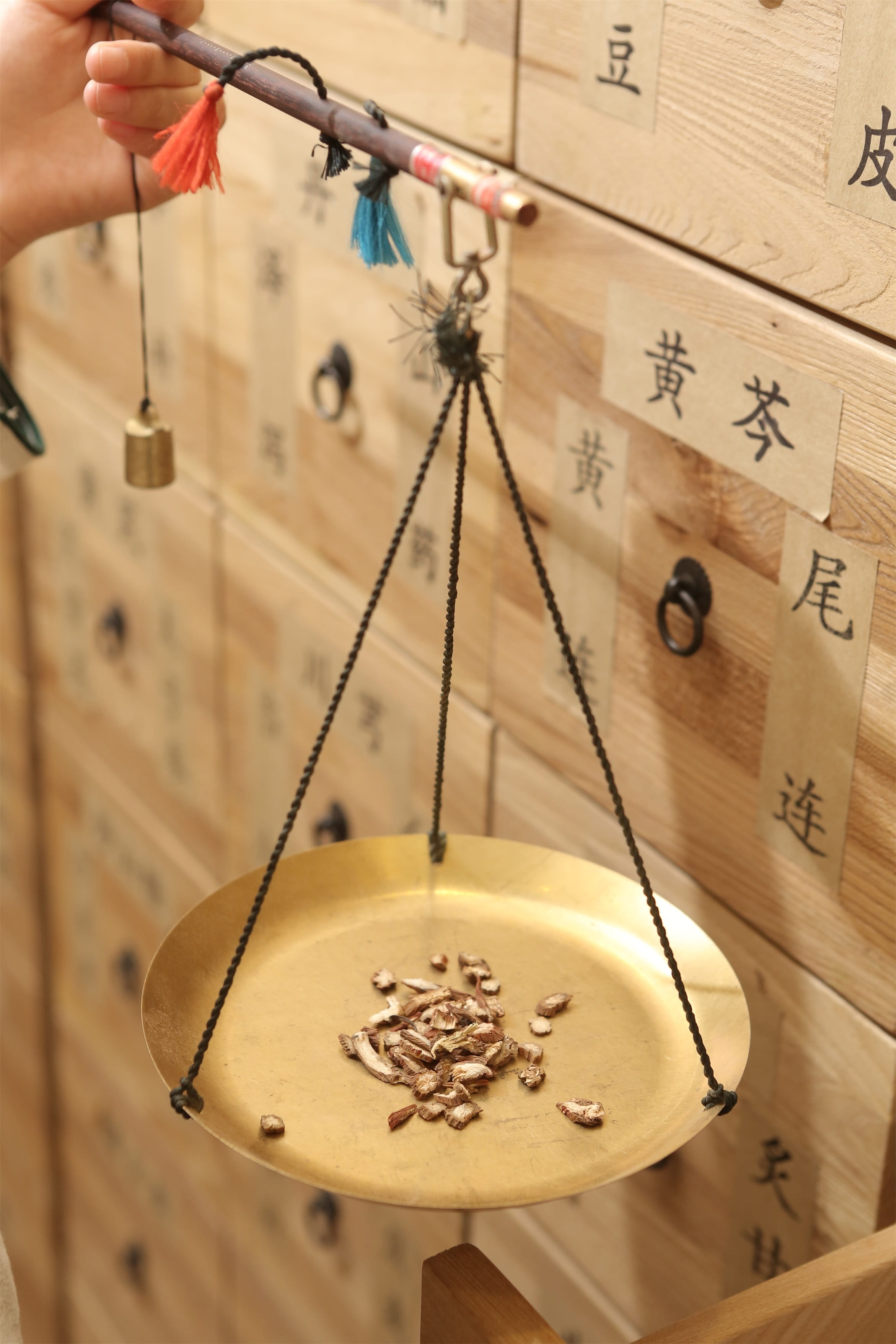 finger, decoration, art and craft, table, 2K, holding, food and drink, human body part, creativity, wood - material, high angle view, traditional chinese, Phone HD Wallpaper