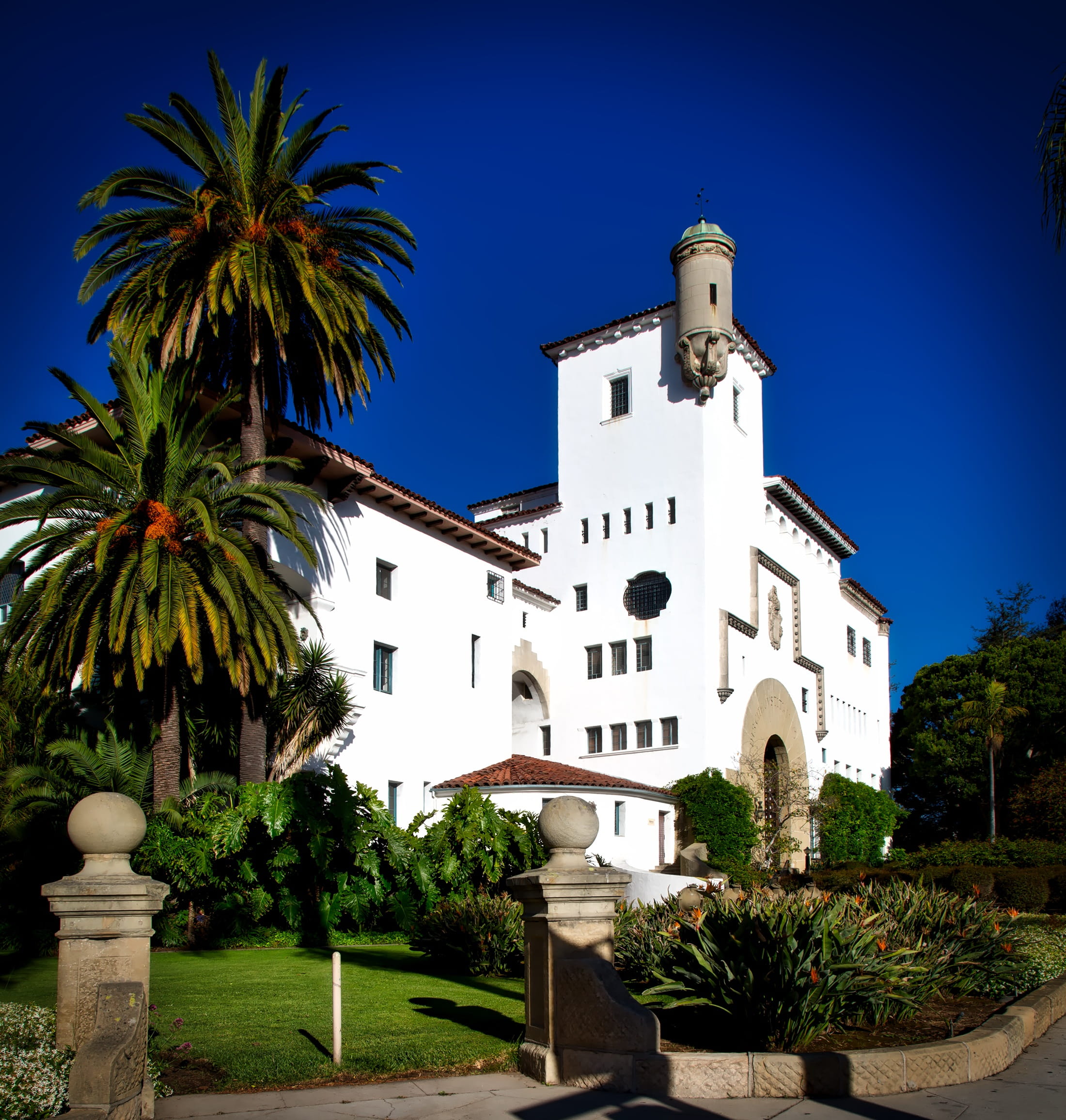 santa barbara, landscape, spirituality, built structure, clear sky, architecture, city, religion, tropical climate, building exterior, day, Courthouse, Phone HD Wallpaper