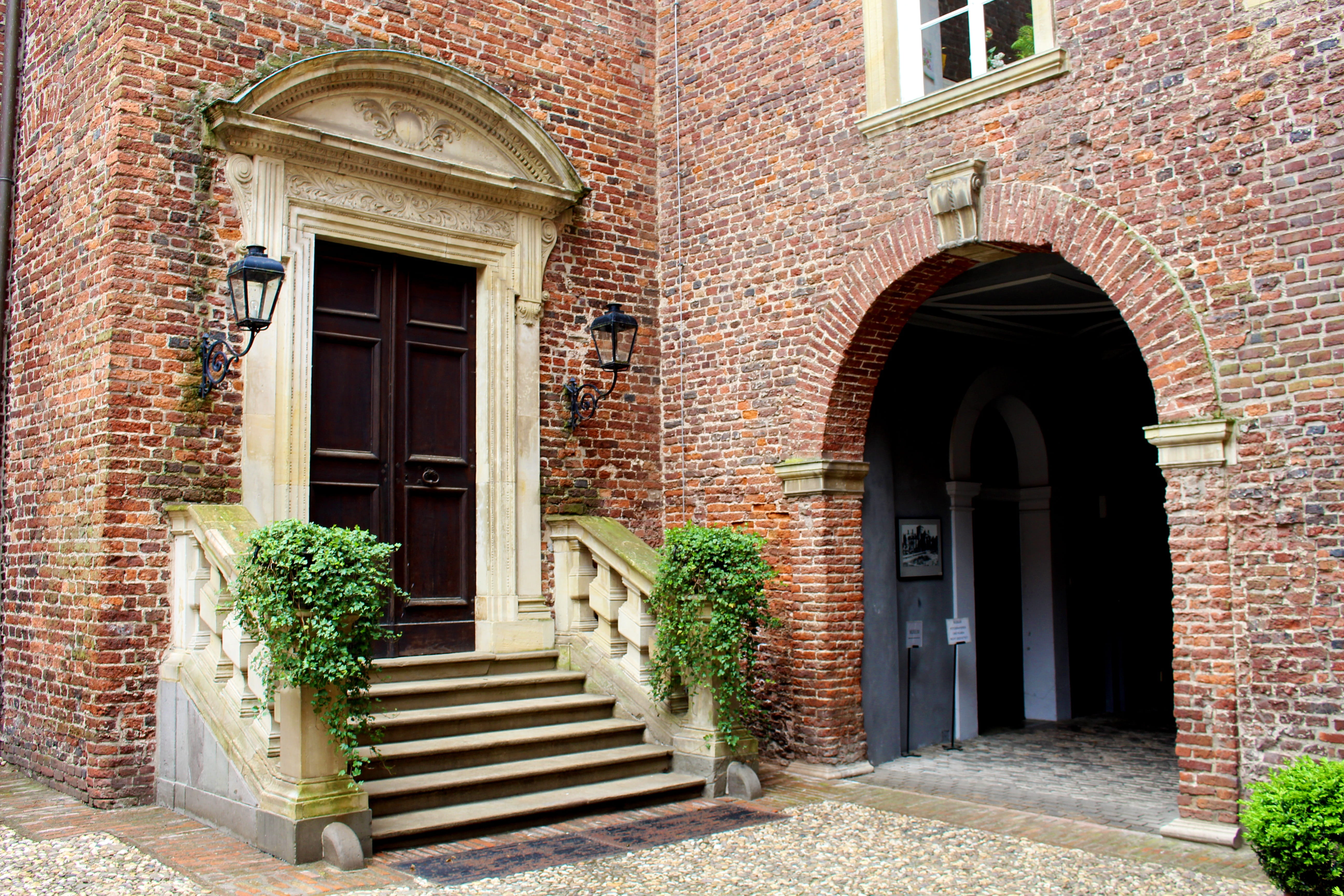 passage, day, shrub, 5K, building exterior, front, plant, house, stairs, pavement, plants, arch, historic, brick wall, masonry, potted plant, building, HD Wallpaper