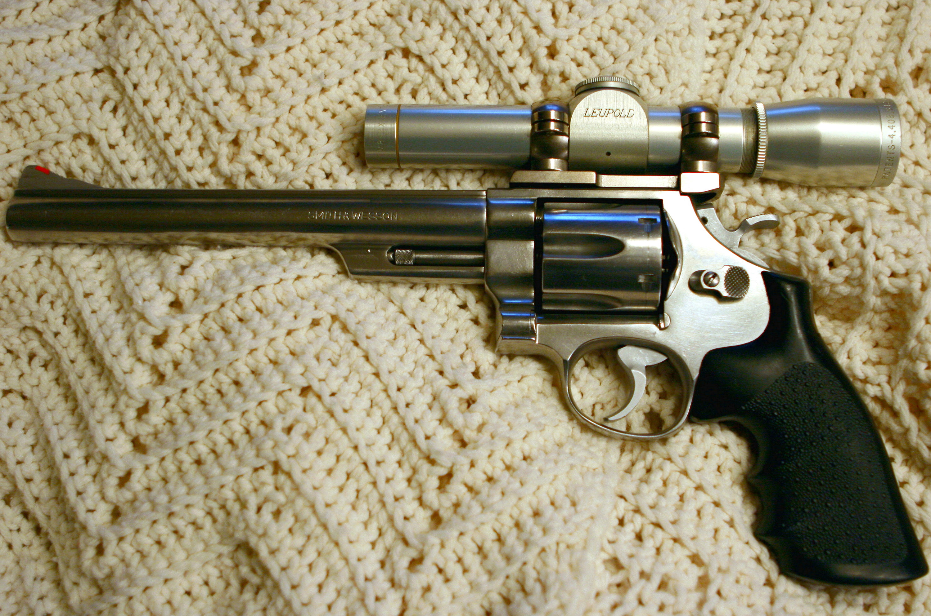 the handle, the product, Smith andamp; Wesson, sight, weapons, optical, metal, 2K, background, Revolver, plastic, power, drum, Smith and Wesson, andquot;Sandamp;Wandquot;, HD Wallpaper