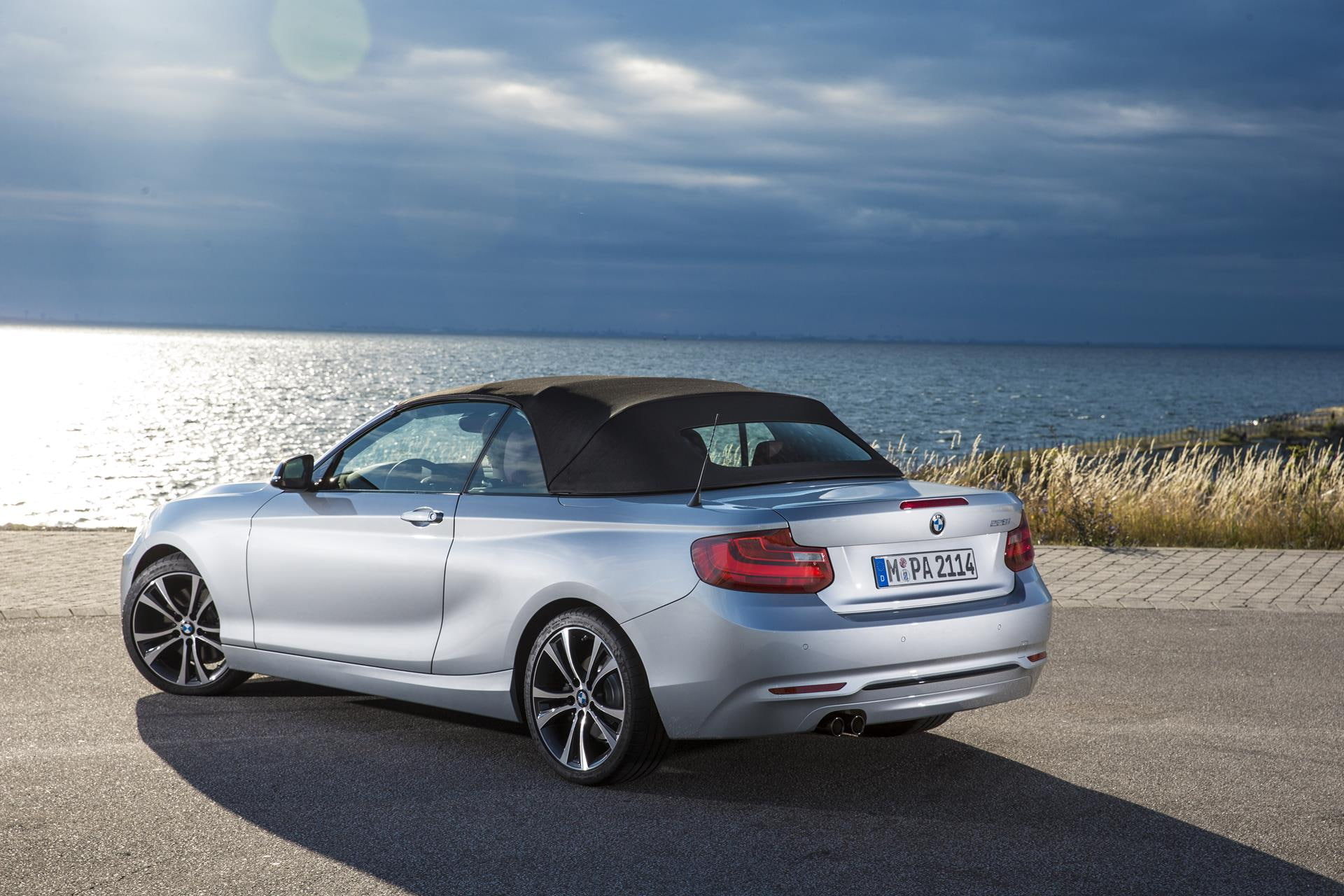 transportation, nature, tourer, day, travel, 1080P, land, bmw, land vehicle, water, cloud - sky, luxury, sky, series, beach, convertible, motor vehicle, HD Wallpaper