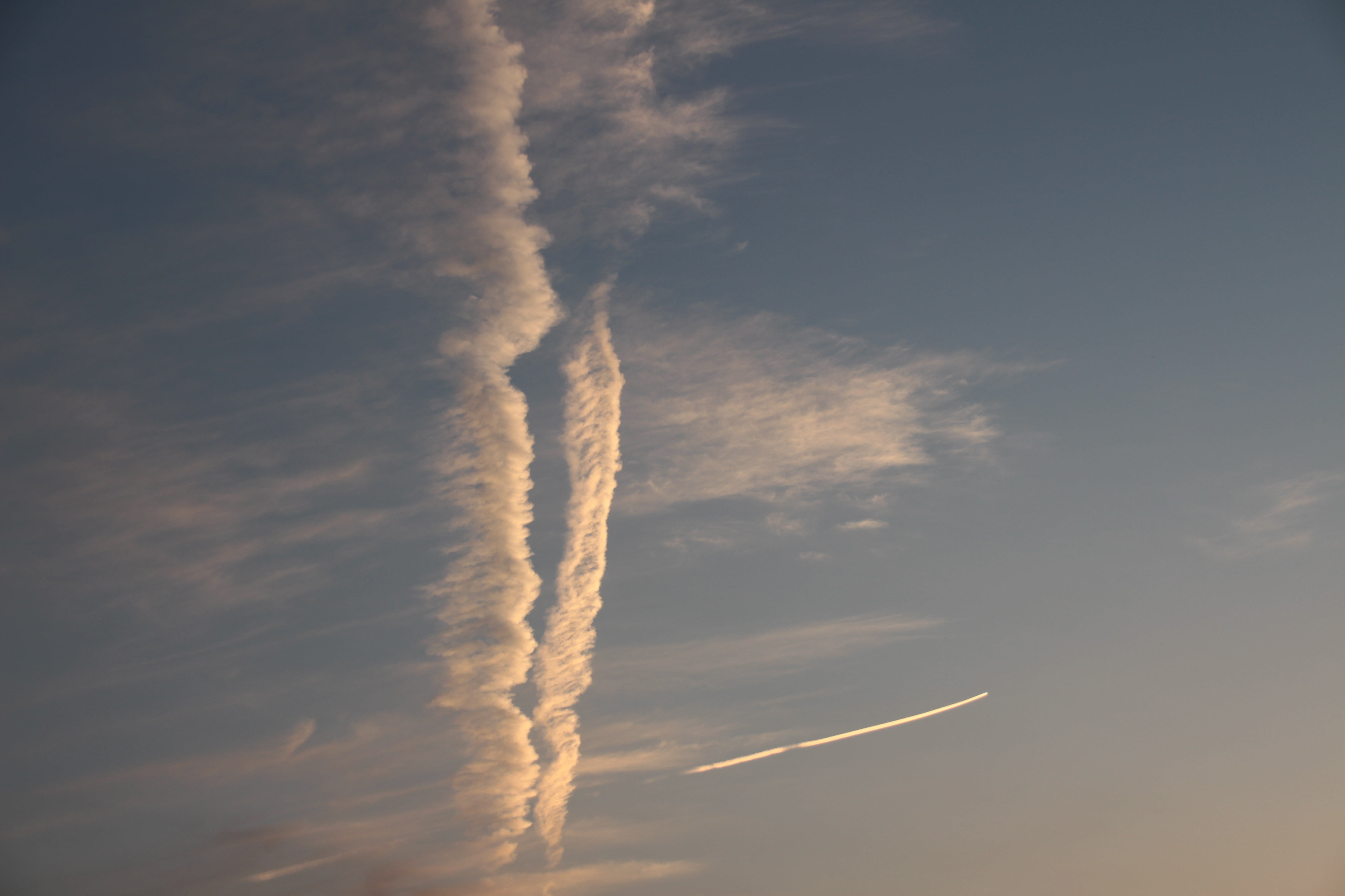 follow, beauty in nature, 5K, background, mode of transportation, scenics - nature, transportation, airplane, habit, on the move, light, smoke - physical structure, HD Wallpaper