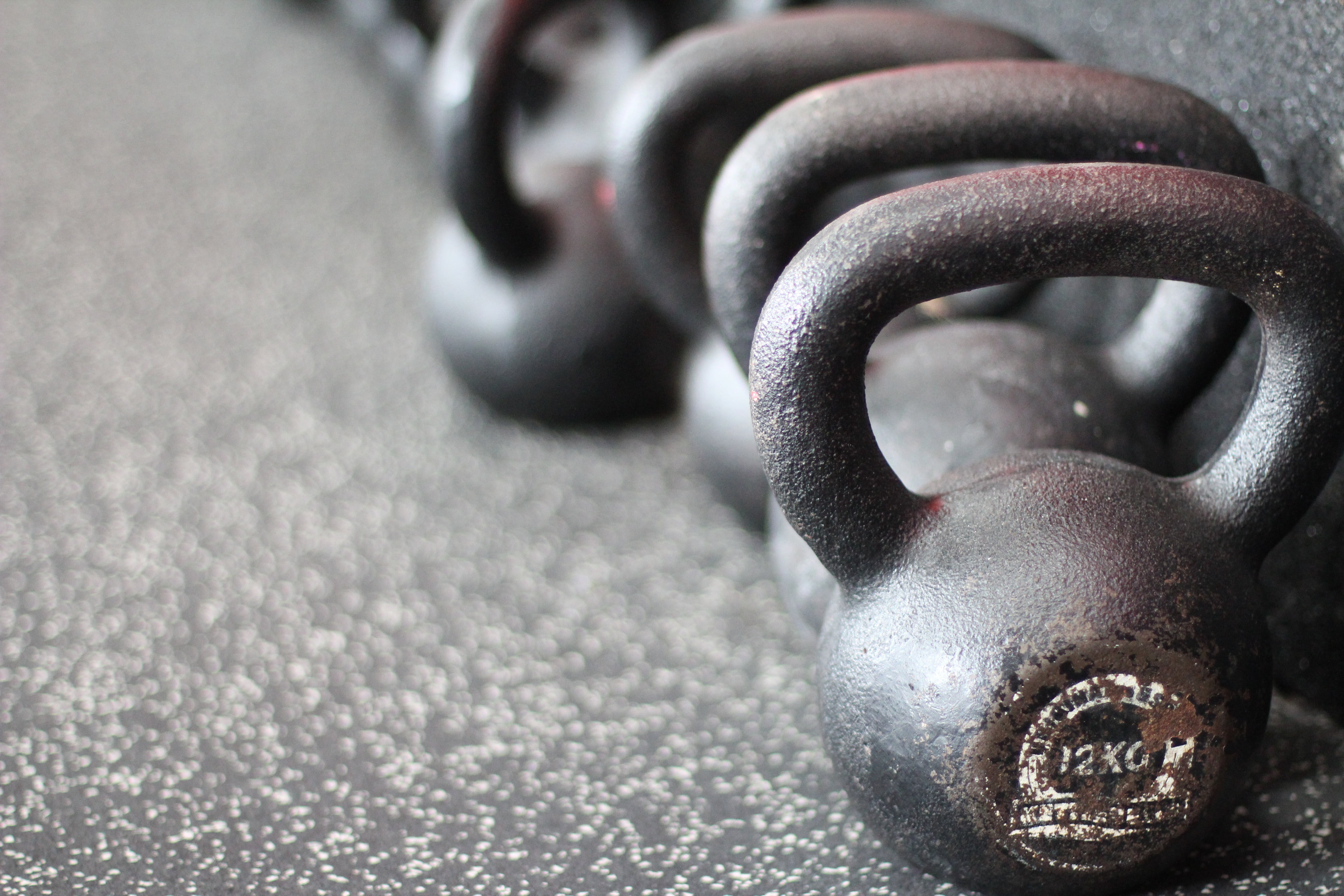 backgrounds, weight, photo, extreme close-up, chain, gray, single object, metal, indoors, 12, black, macro, black color, 5K, studio shot, kilo, raise, HD Wallpaper