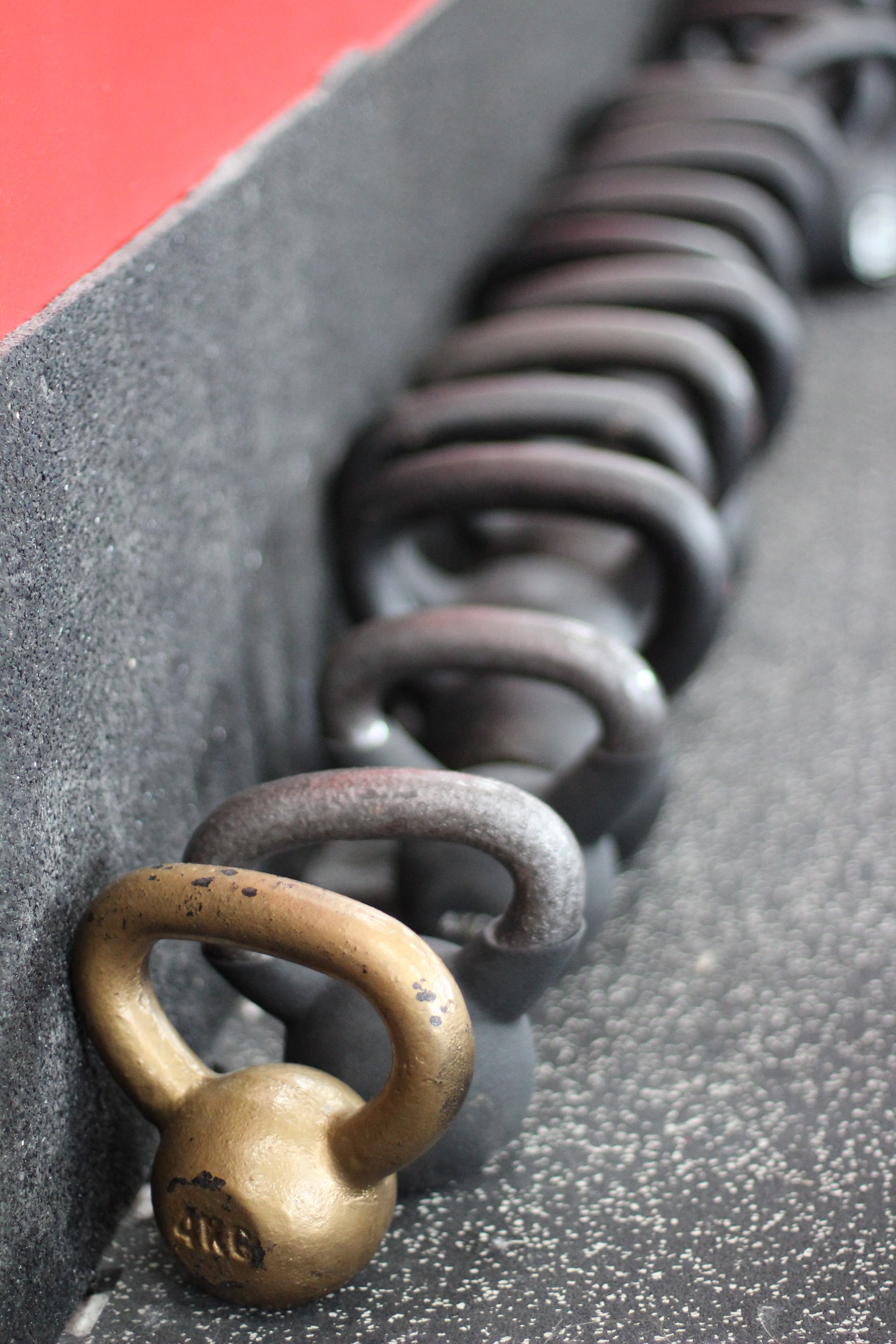 solid, metal, textured, single object, 4 kilo, dumbbells, black, strength, kilo, pattern, still life, focus on foreground, spiral, outdoors, safety, weight, Phone HD Wallpaper
