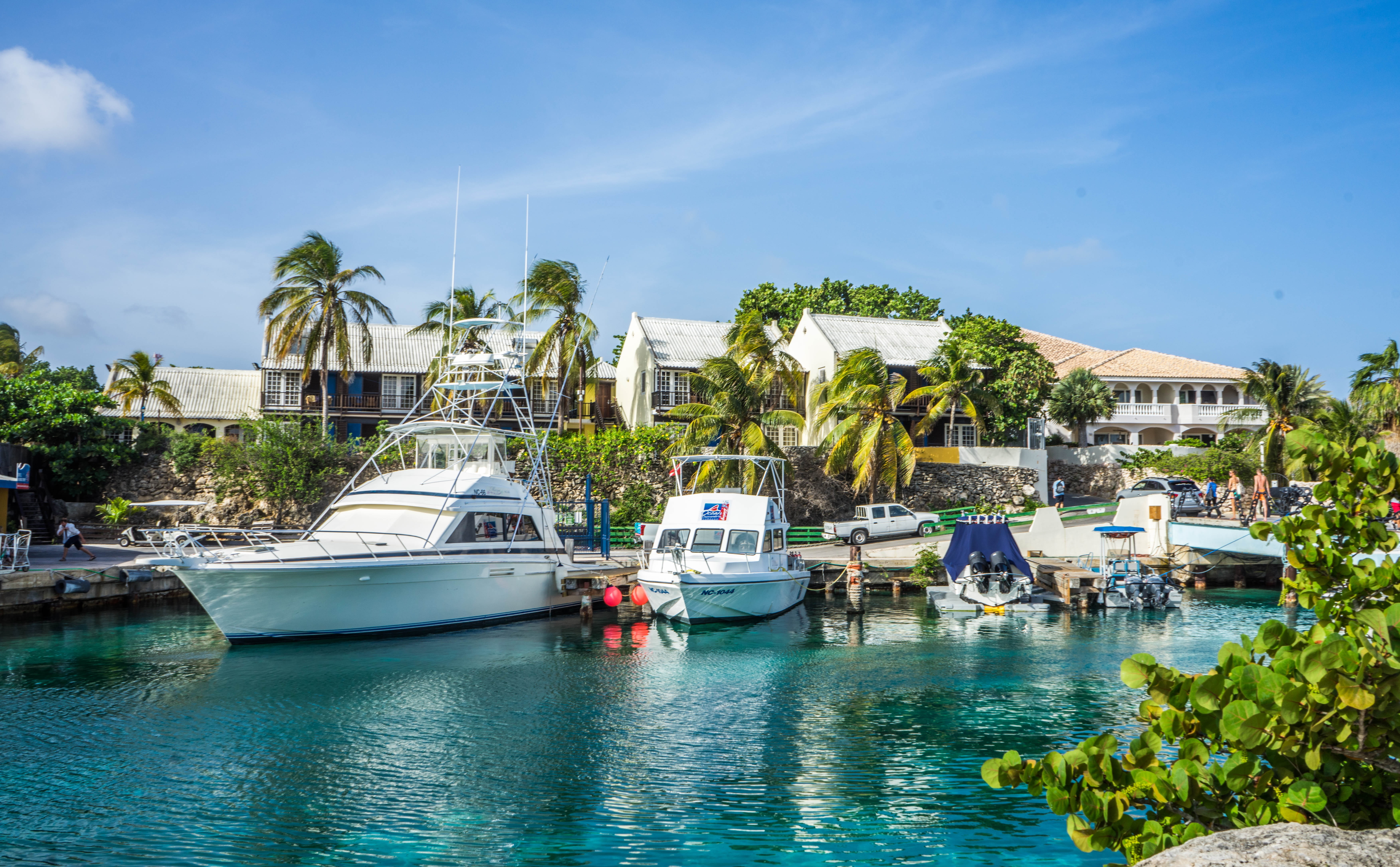 tropical climate, ocean, landscape, mode of transportation, island, boats, yacht, tree, coastline, nautical vessel, waterfront, 5K, exotic, turquoise, HD Wallpaper