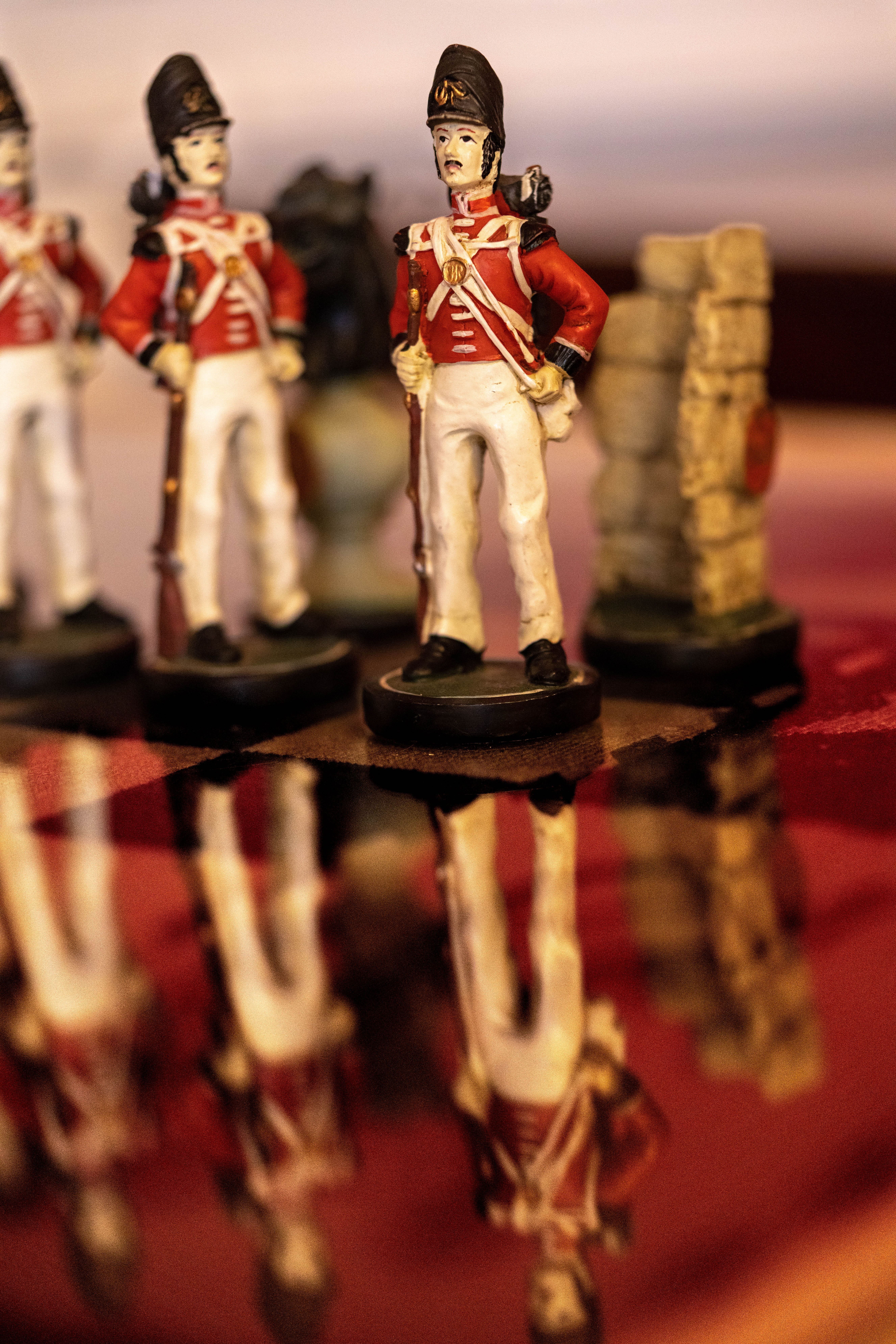 indoors, representation, still life, statue, toy, 8K, armed forces, sculpture, macro, human, close-up, game, pez dispenser, history, barbie, red, soldiers, Phone HD Wallpaper