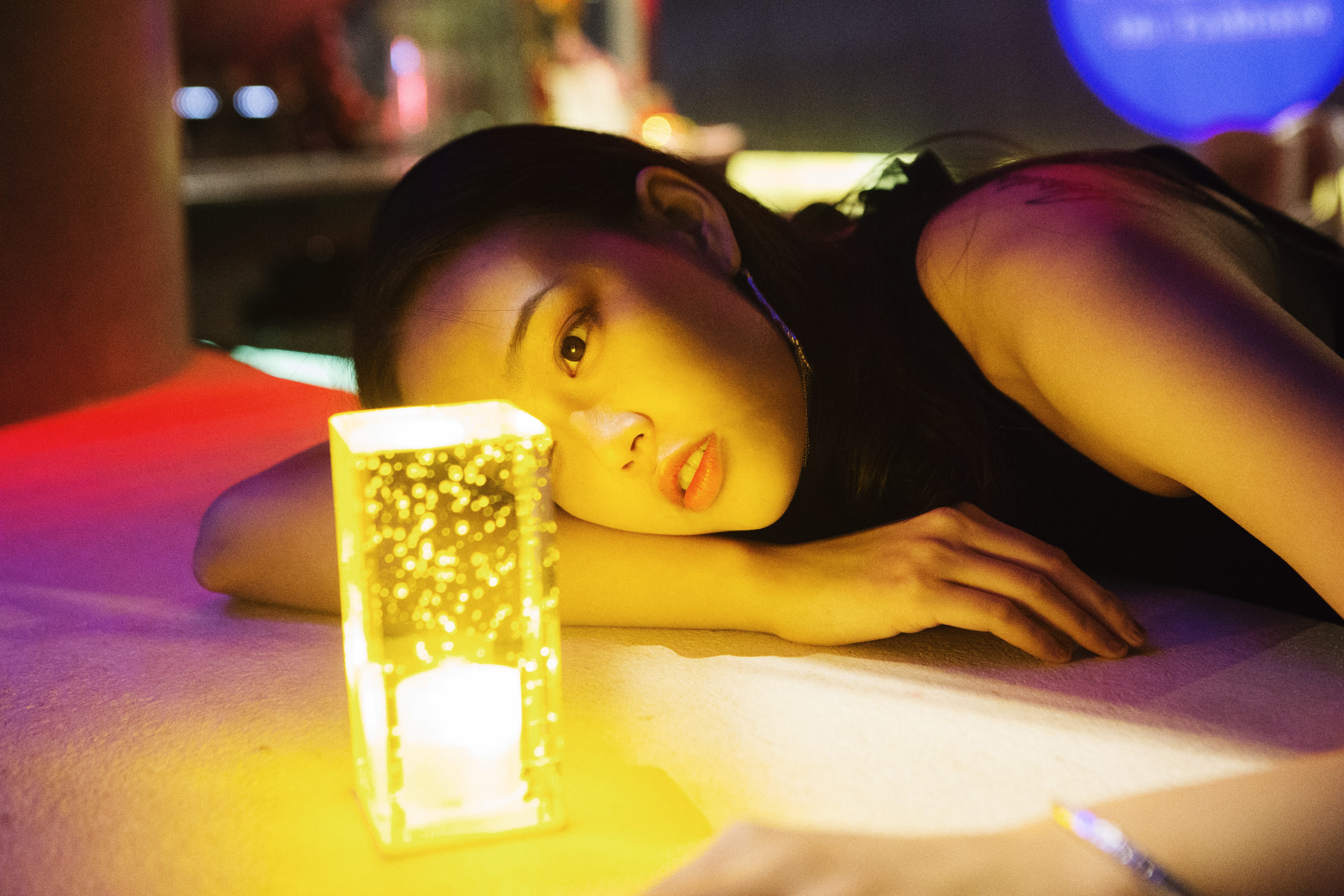 women, guangzhou, sitting, club, woman, innocence, night life, leisure activity, females, one person, drink, illuminated, person, food, patient, china, HD Wallpaper