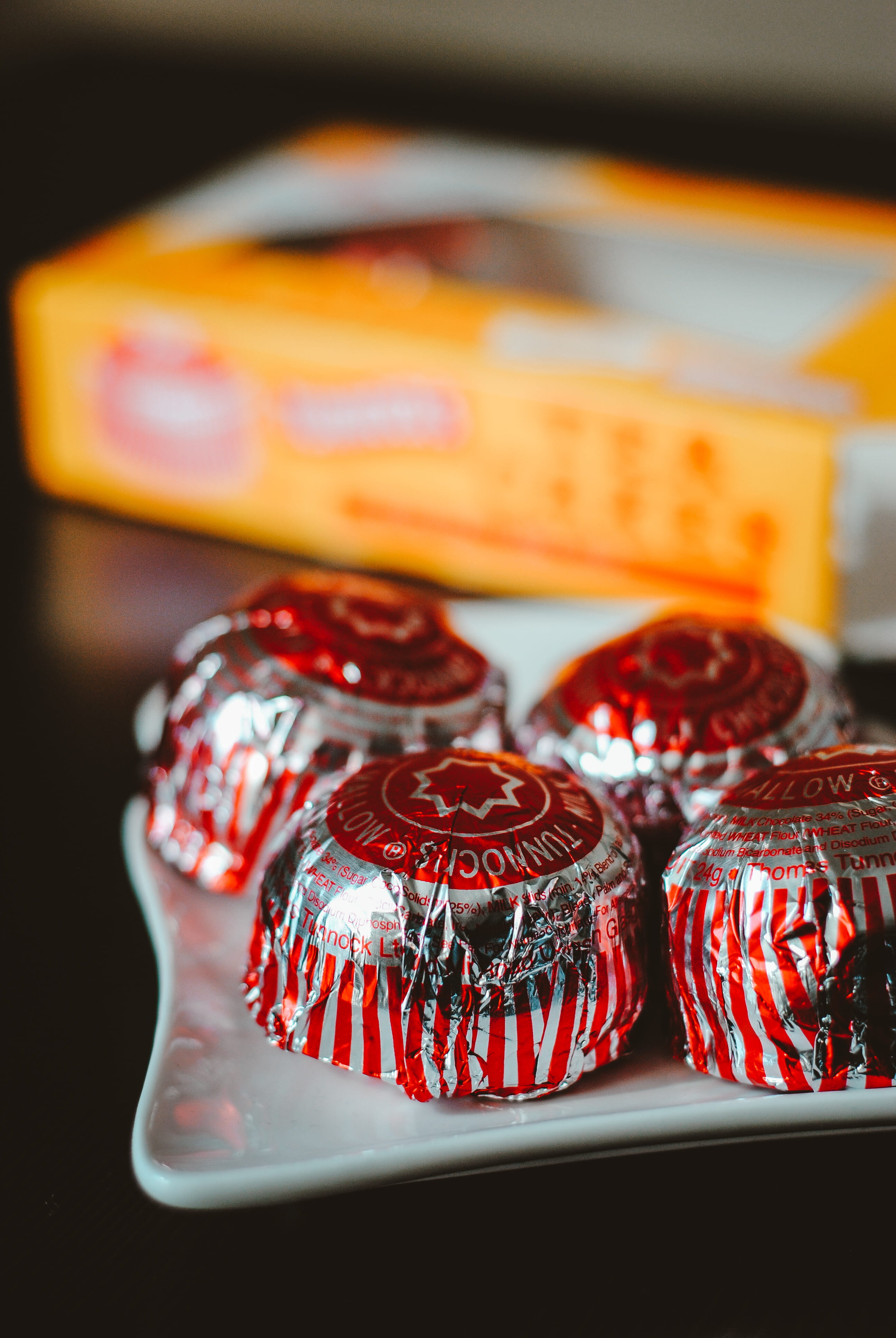 for sale, beverage, 4K, cupcake holder, cupcake, plate, coke, jelly, table, arcade game machine, confectionery, temptation, four, sweet, lollipop, packs, Phone HD Wallpaper
