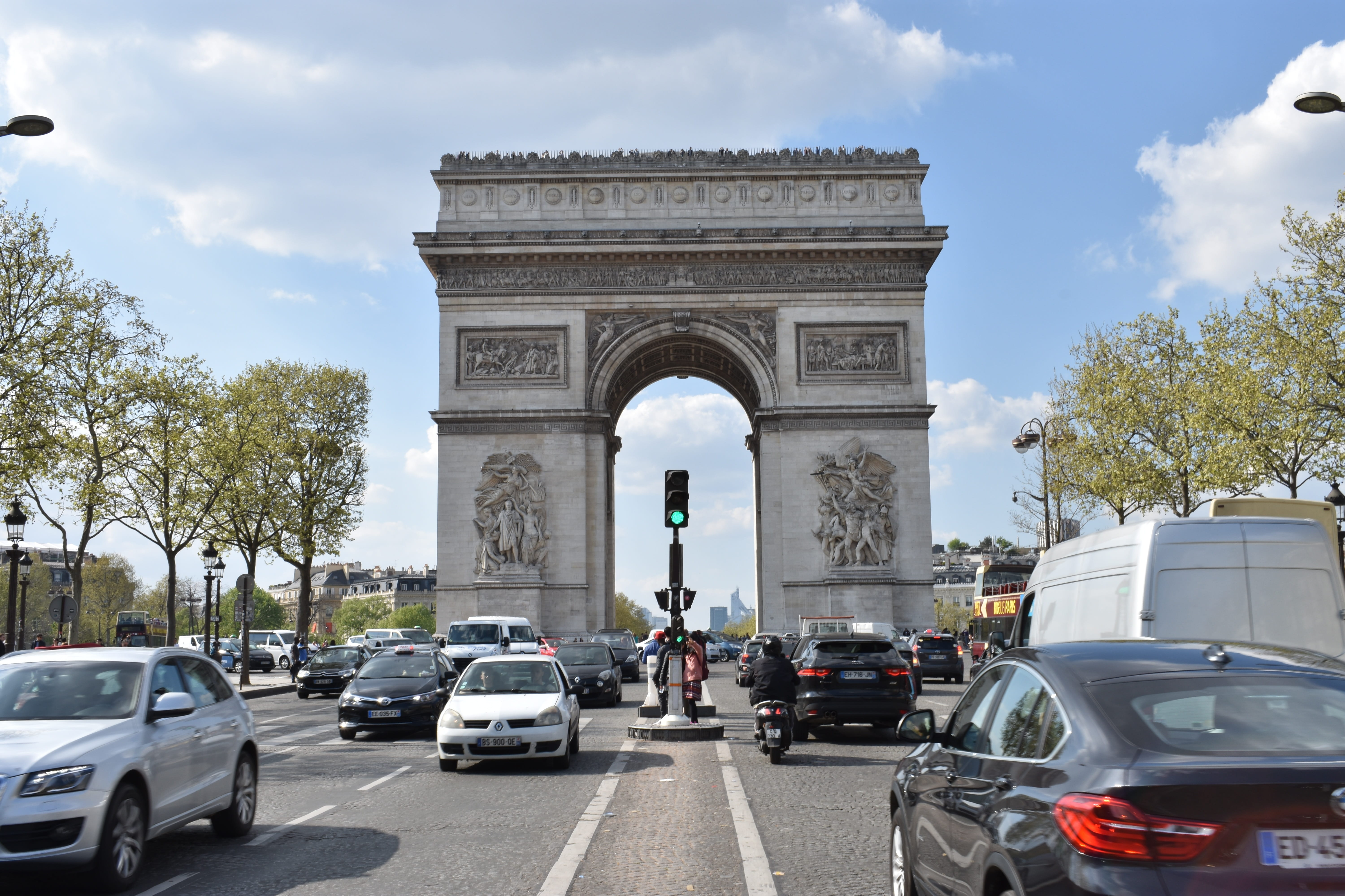 traffic, landmark, built Structure, avenue des Champs-Elysees, paris - France, 5K, urban Scene, arc de Triomphe, mode of transportation, car, land vehicle, HD Wallpaper