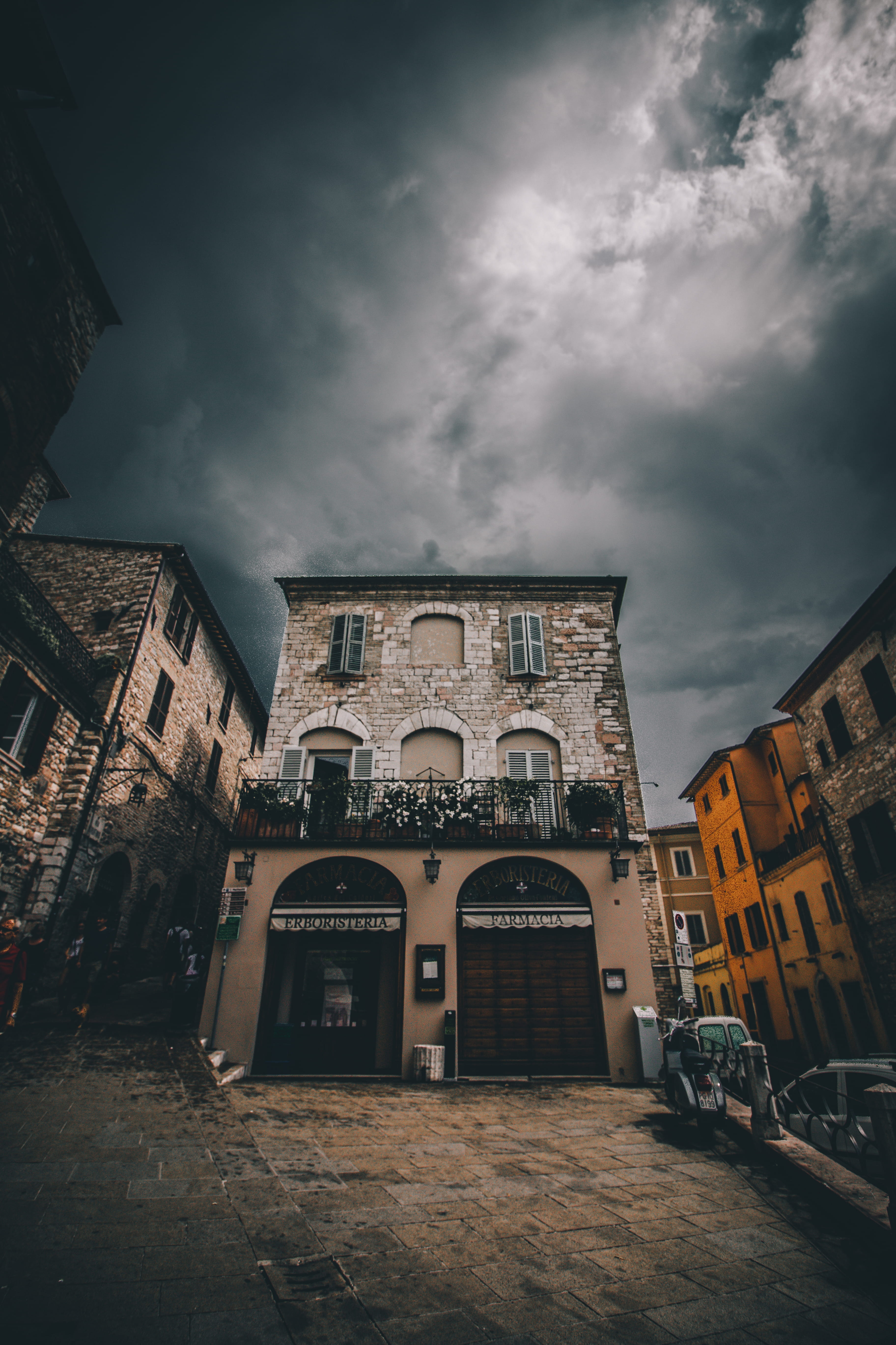 intersection, architecture, town, building exterior, city, low angle view, road, alleyway, angle, photography, outdoors, nature, gray, shop, clock tower, Phone HD Wallpaper