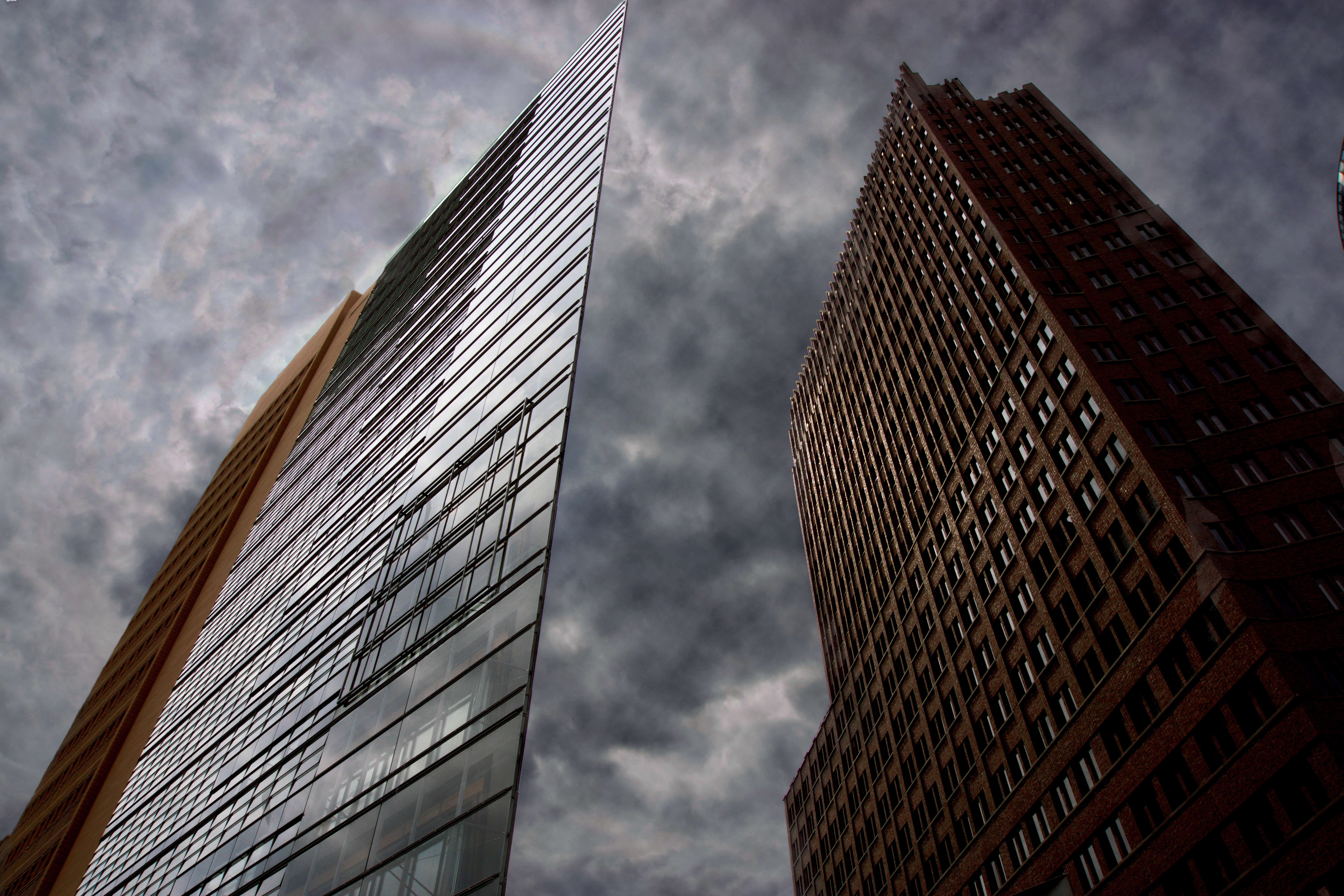 cloud - sky, city, office, cloudy, glass - material, nature, built structure, cityscape, low angle view, glass, high, day, architecture, low angle shot, HD Wallpaper