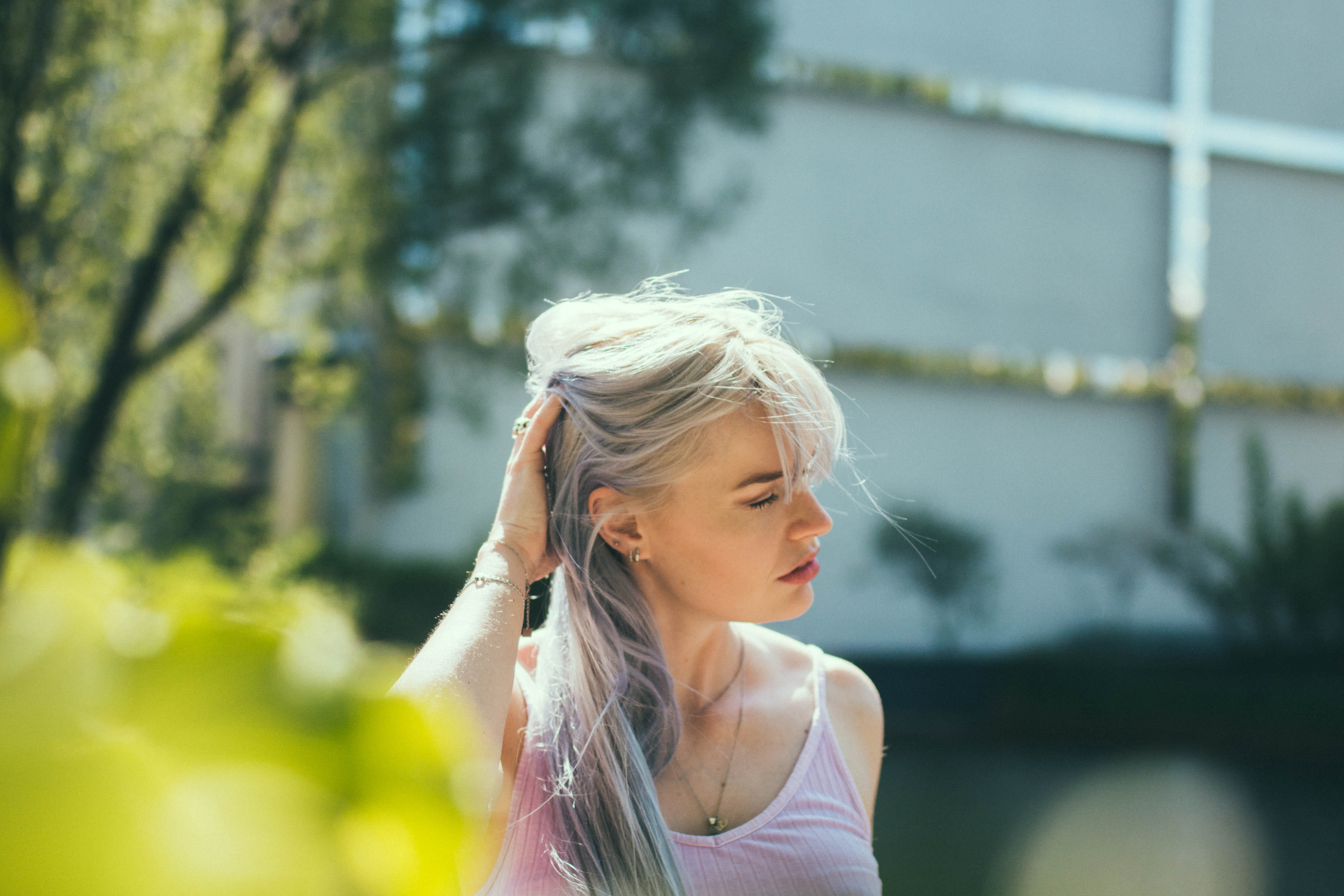 long hair, person, potsdamer platz, focus on foreground, beauty, chill, day, young women, trees, blonde, germany, woman, women, outdoors, contemplation, HD Wallpaper