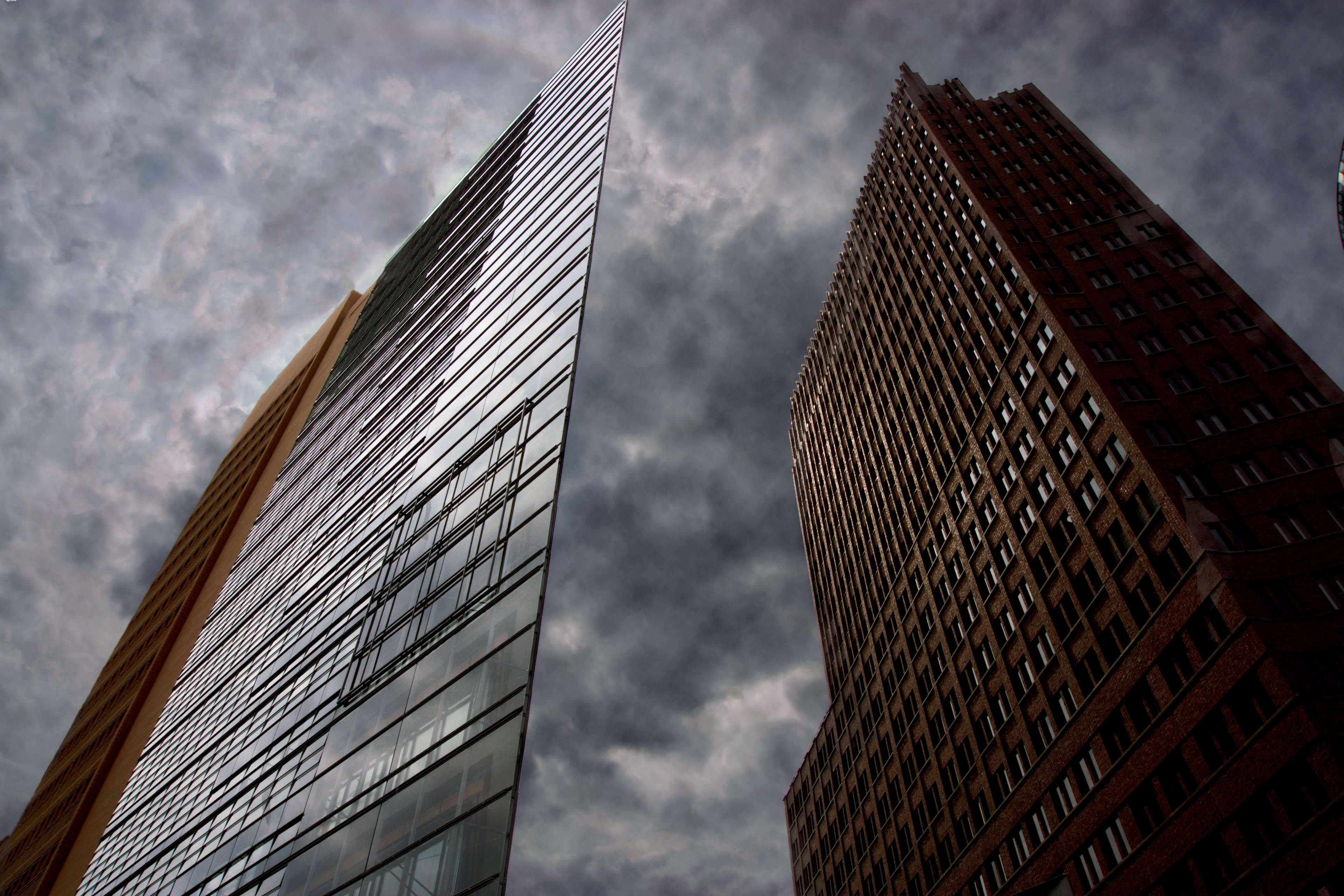 tower, reflection, buildings, windows, low angle shot, sunlight, cloudy, city, no people, 4K, office building exterior, day, potsdamer platz, sky, skyscraper, HD Wallpaper