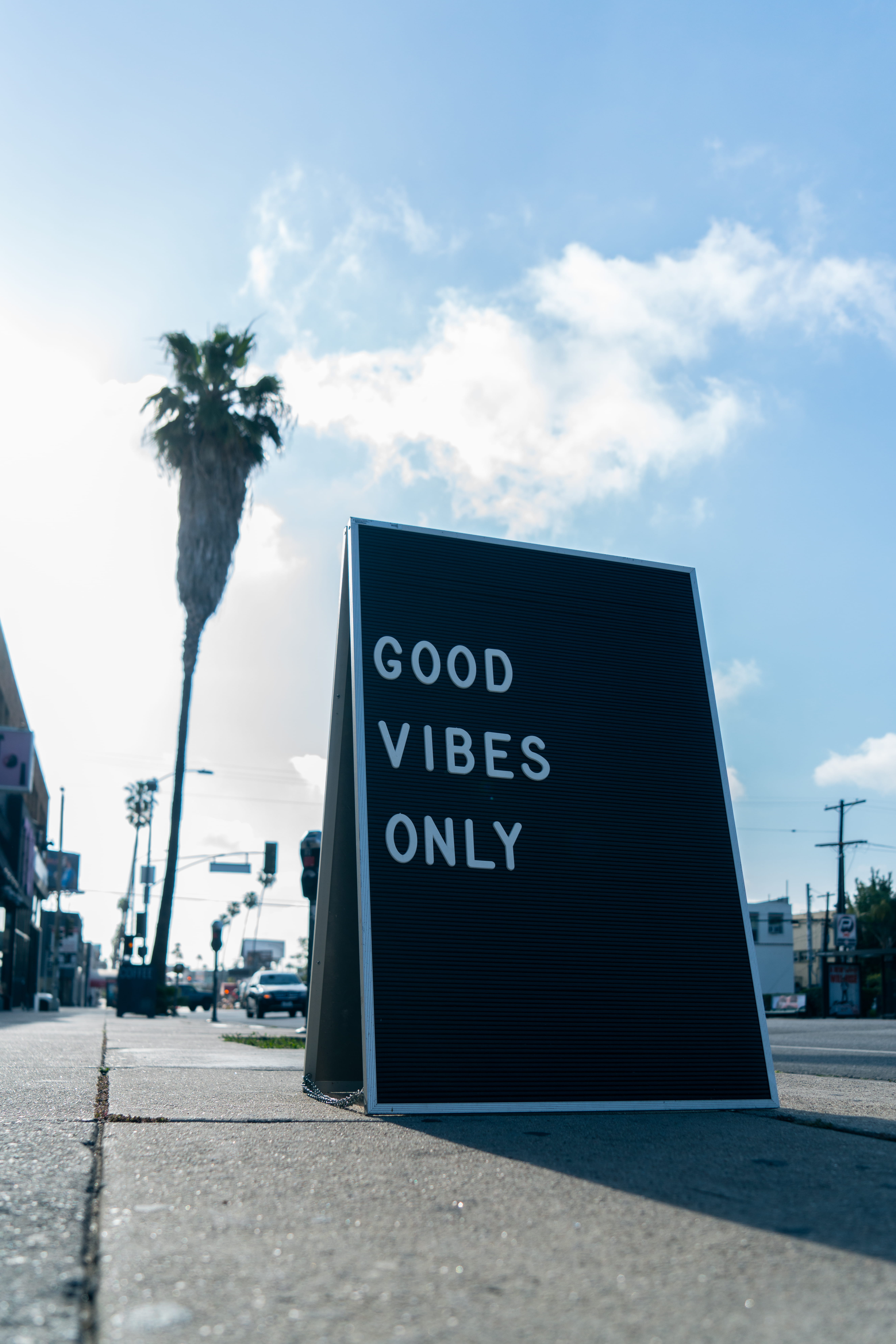 sign, tree, sunset boulevard, cloud - sky, outdoors, los angeles, united states, text, building exterior, street, architecture, transportation, plant, city, Phone HD Wallpaper