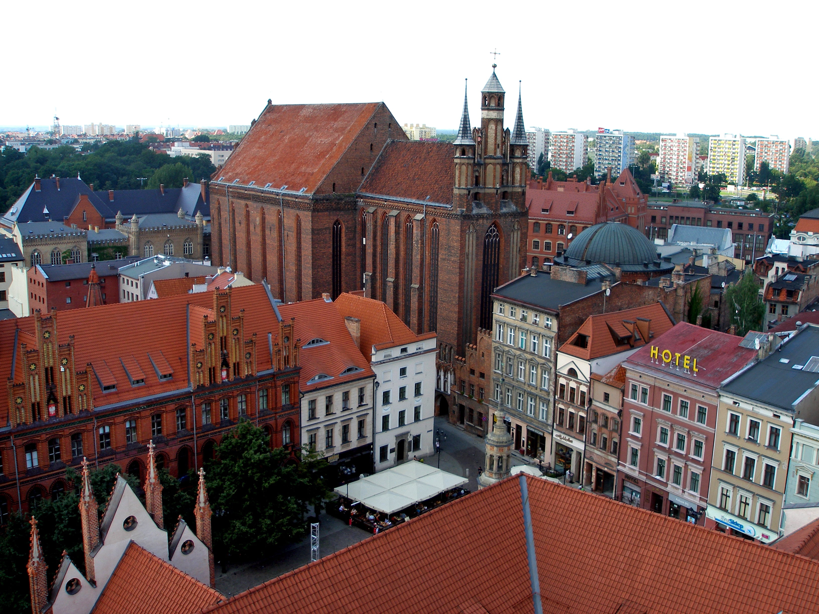 building, townhouses, house, the market, roof, bridge, day, river, high angle view, houses, buildings, cityscape, the city centre, history, place of worship, HD Wallpaper
