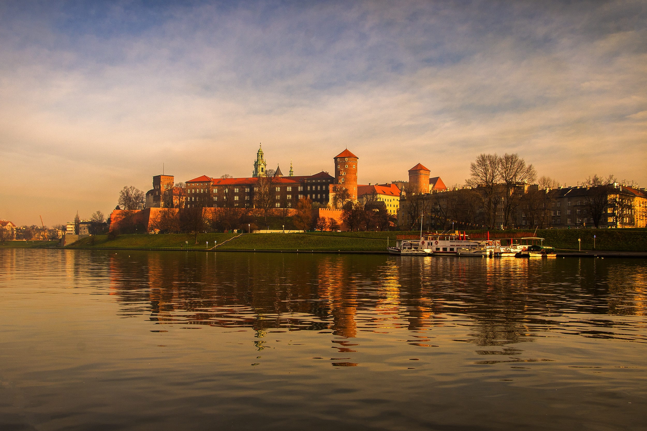 cityscape, building exterior, government, built structure, castle, cloud - sky, lake dusia, architecture, sky, the old town, monuments, river, building, HD Wallpaper