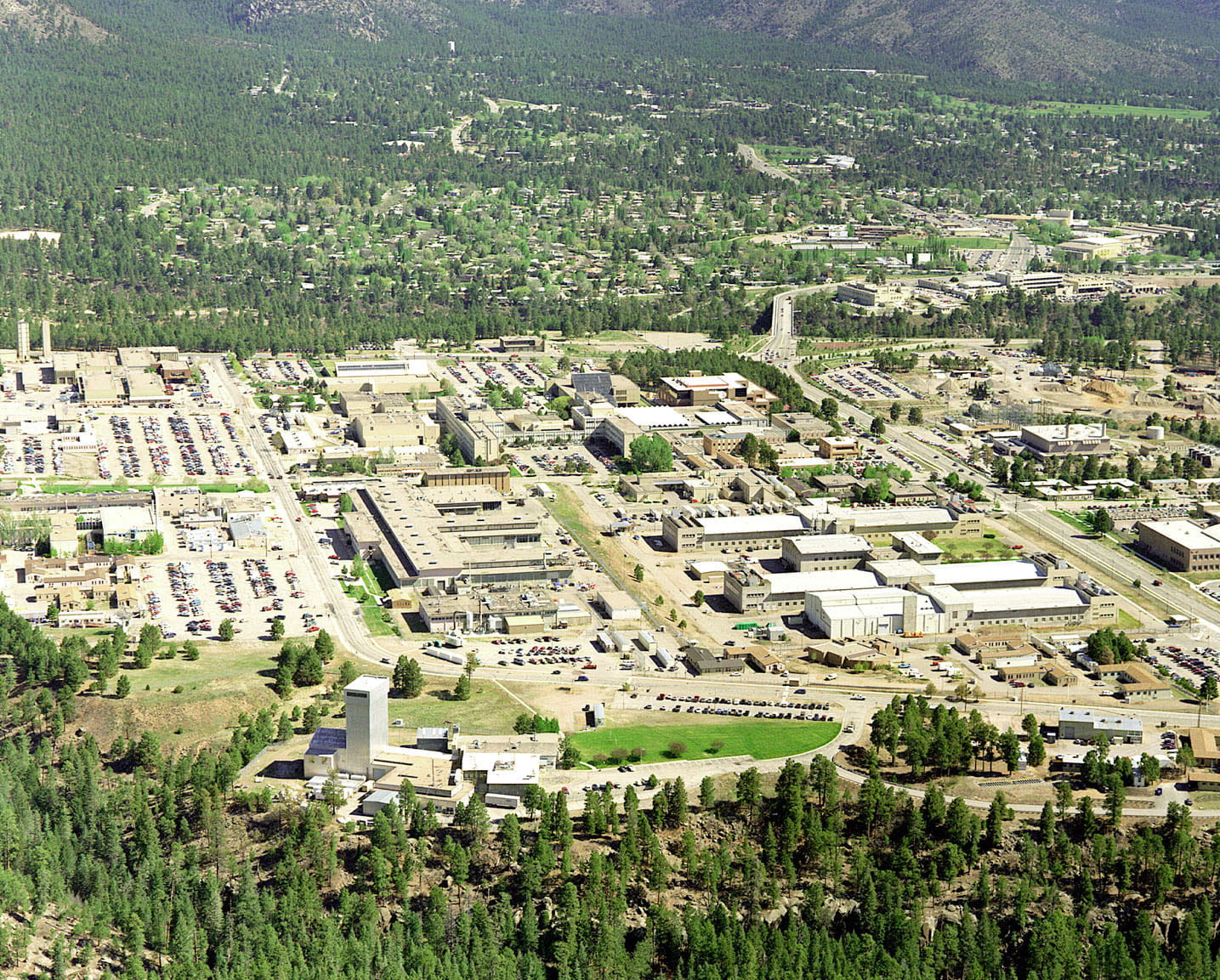 Los Alamos National Laboratory, land, no people, built Structure, house, laboratory, environment, townscape, agriculture, building, urban Scene, high angle view, HD Wallpaper