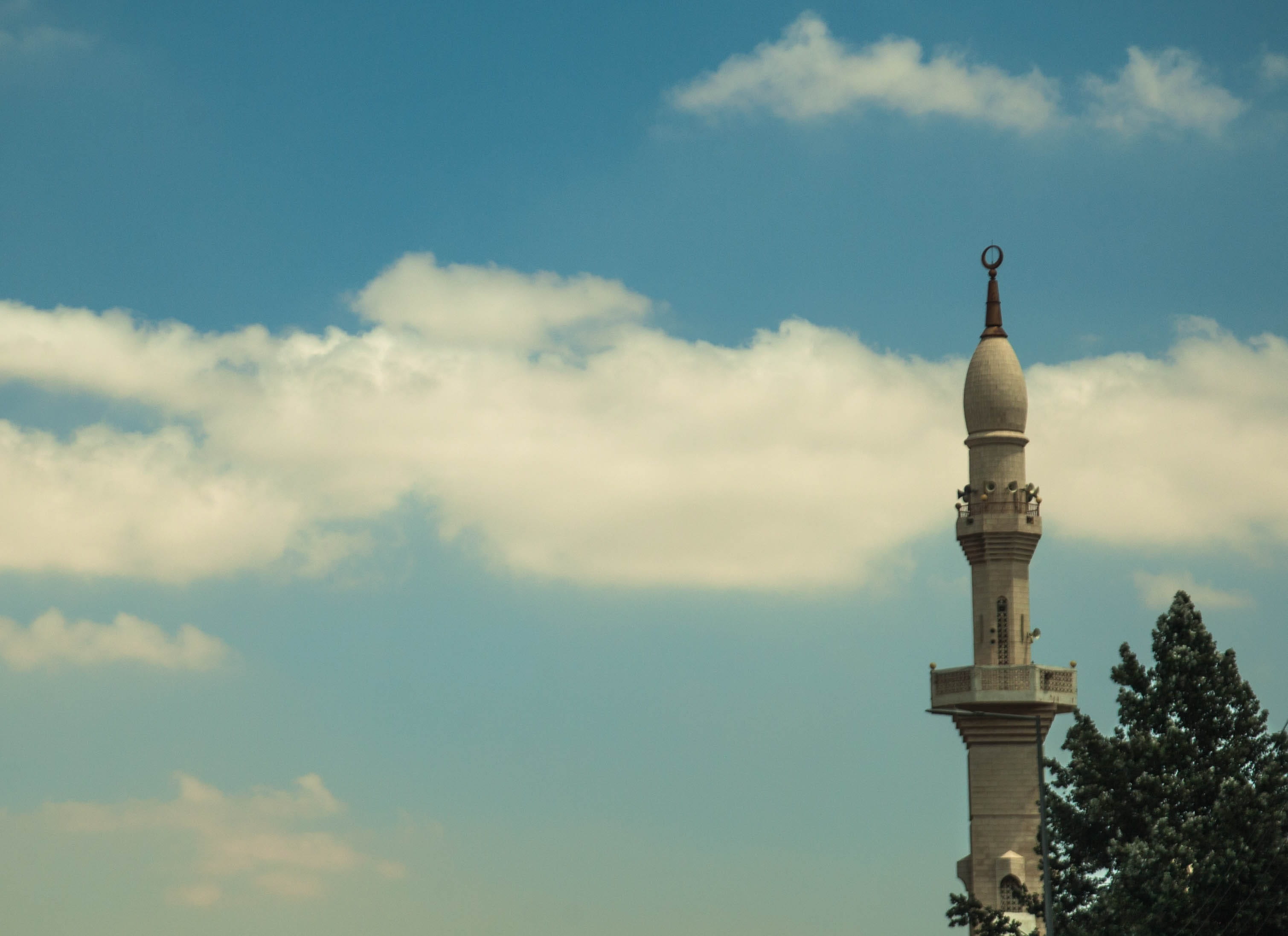 arabic, mosque, day, spirituality, pray, travel, sculpture, no people, muslim, architecture, jordan, built structure, building exterior, 2K, cloud - sky, HD Wallpaper