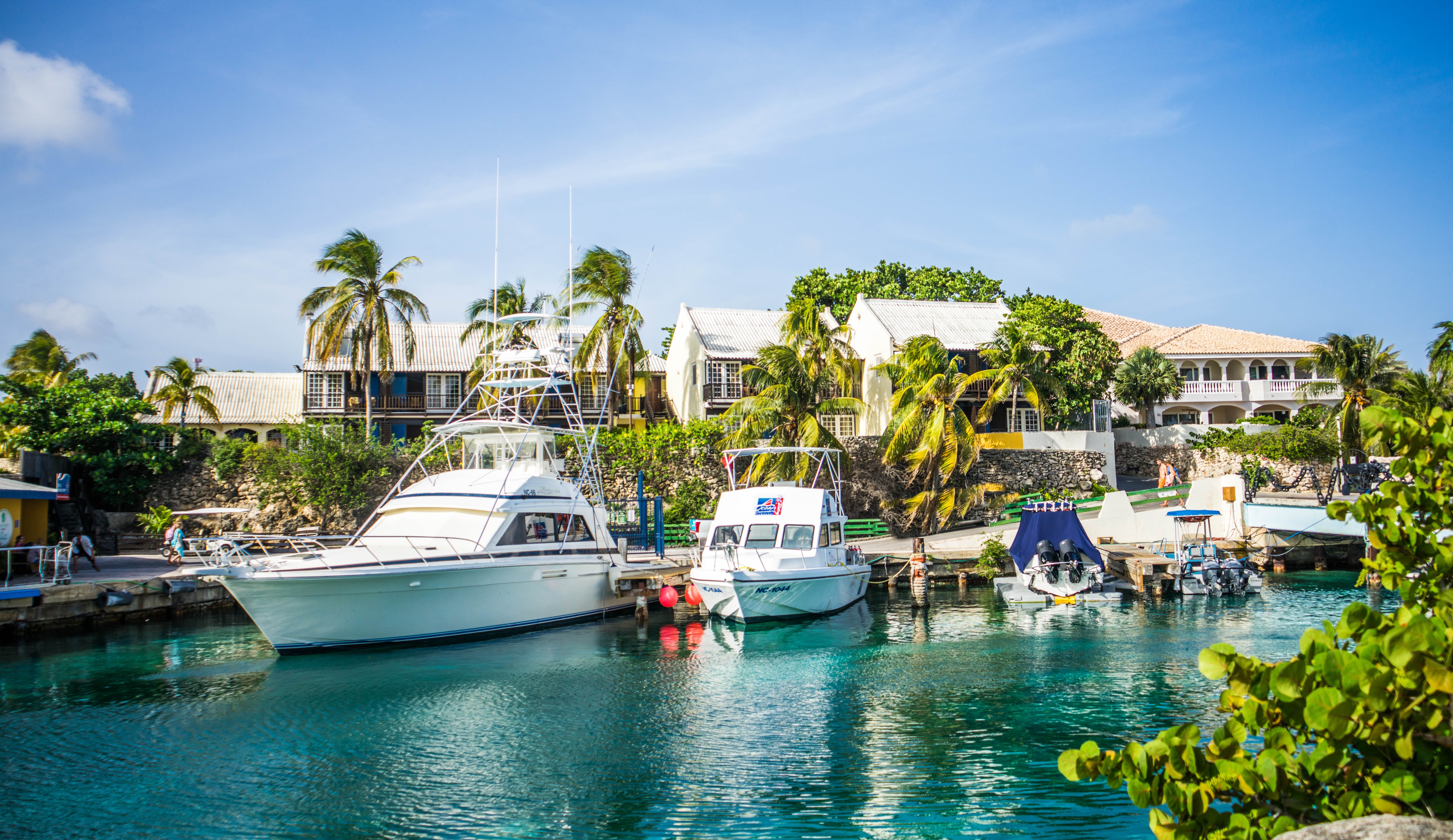 water, yacht, 5K, transportation, sky, city, summer, exotic, lagoon, tourist resort, nautical vessel, tropical climate, vacation, swimming pool, coastline, HD Wallpaper