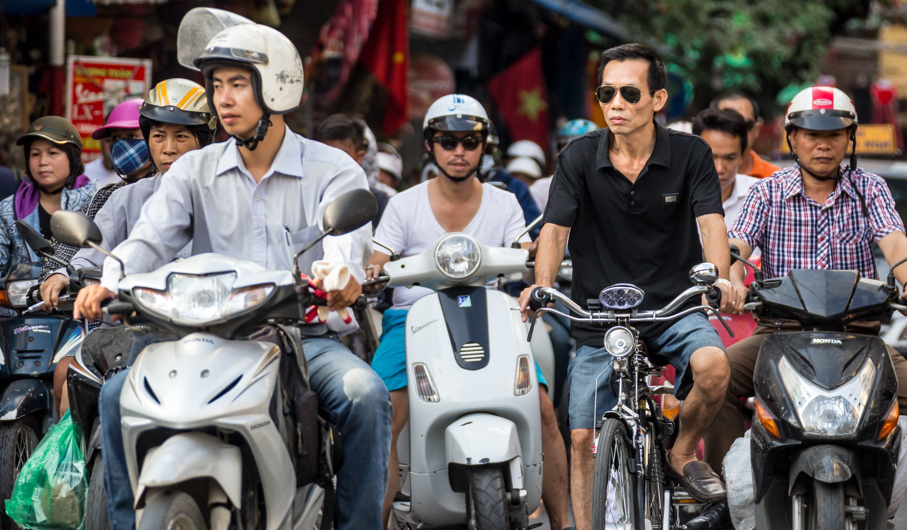 crash helmet, black, wearing, bicycle, outdoors, transportation, men, riding, traffic, looking at camera, young adult, young men, sports helmet, mode of transportation, HD Wallpaper
