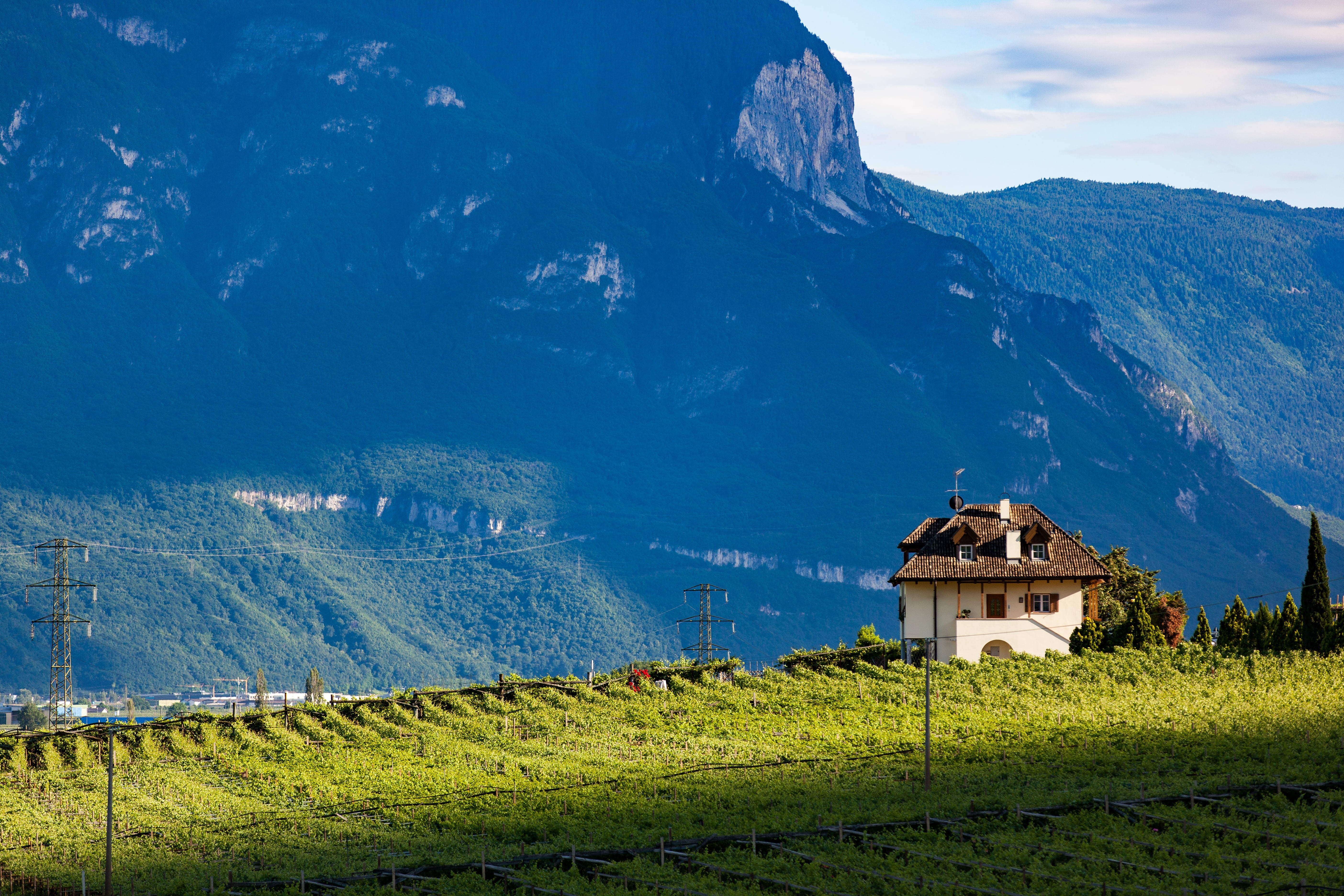 rest, mountain peak, no people, green, mountain range, beauty in nature, architecture, landscape, mountains, 5K, building, holidays, meran, holiday, built structure, HD Wallpaper