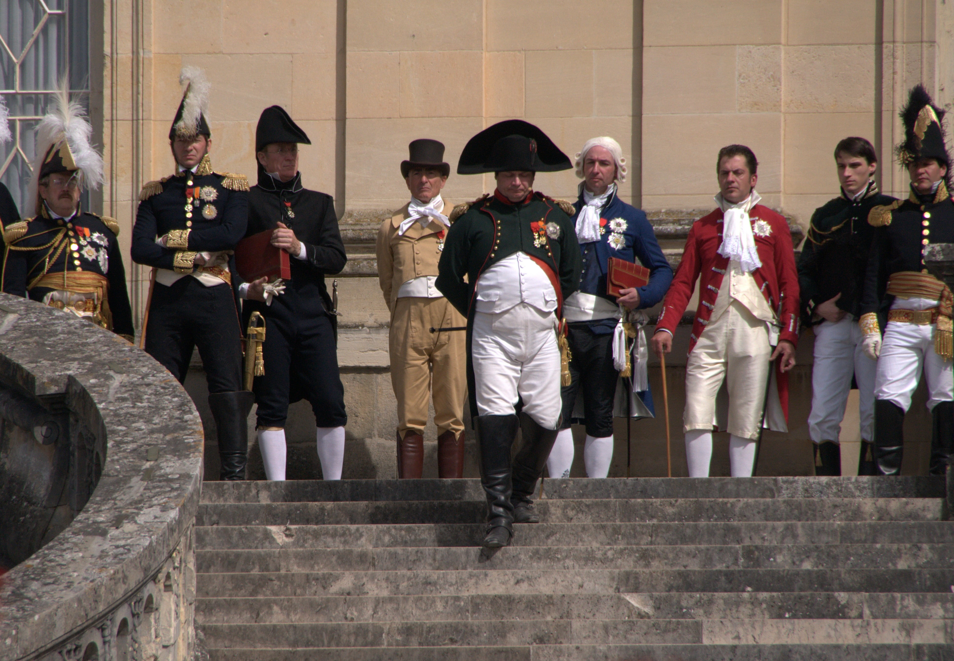 full length, group, men, building exterior, government, lifestyles, traditional clothing, history, group of people, women, empire, clothing, real people, HD Wallpaper