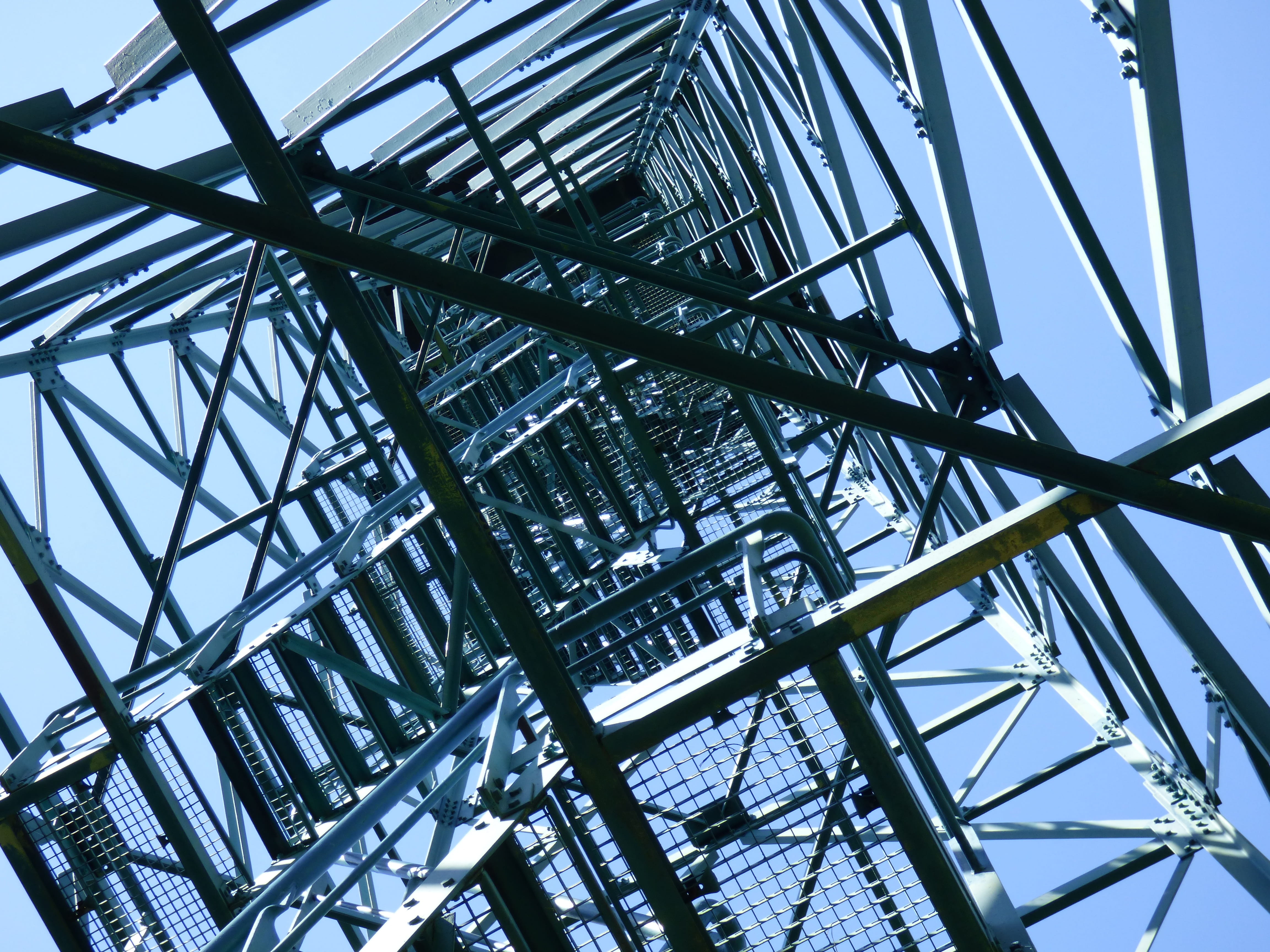outdoors, grid, architecture, sunlight, 4K, modern, building, forest fire observatory, building exterior, directly below, low angle view, connection, metal, HD Wallpaper