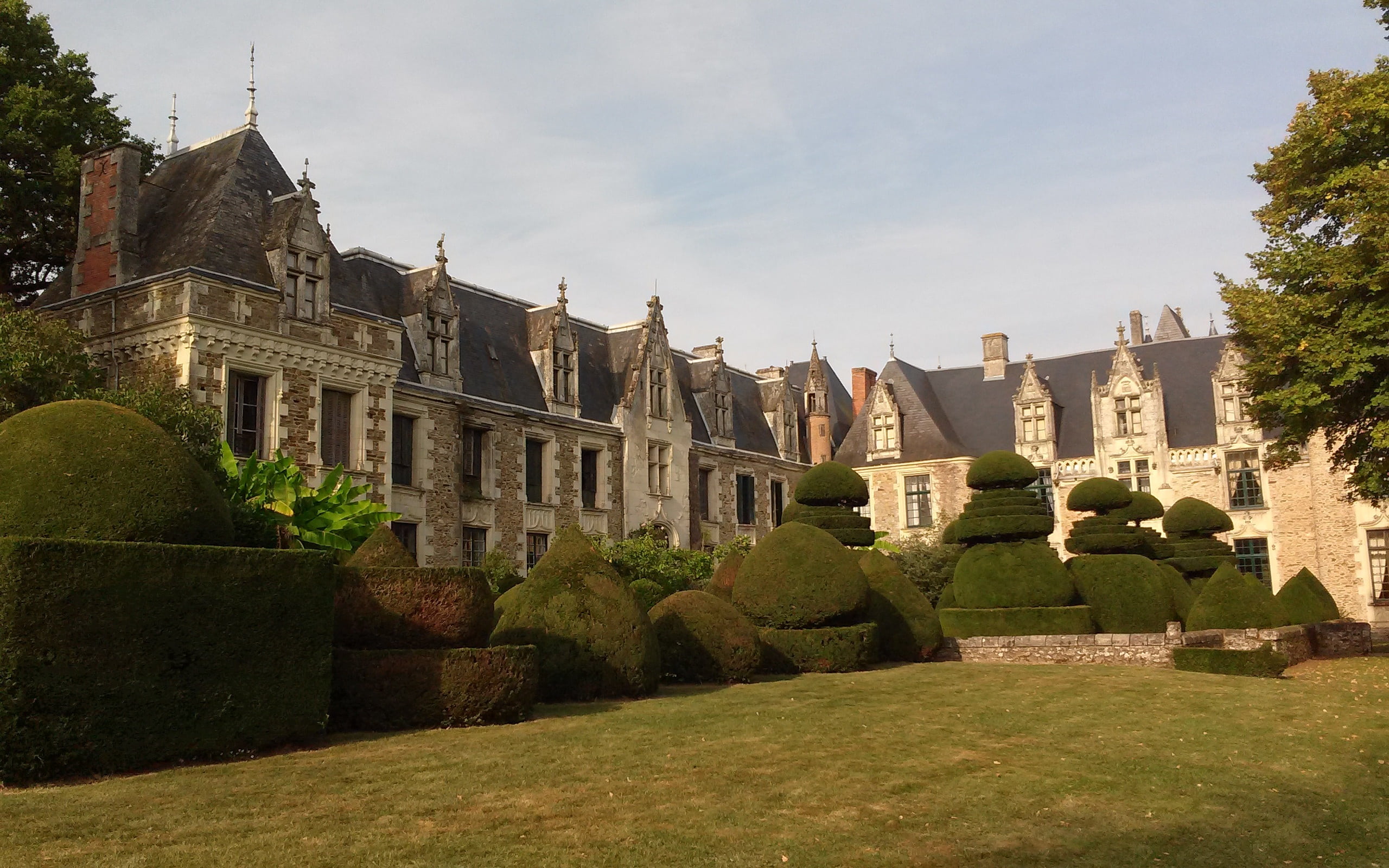 cloud - sky, tree, old, nature, outdoors, building exterior, history, abbey, the past, travel, day, built structure, no people, france, tourism, building, HD Wallpaper