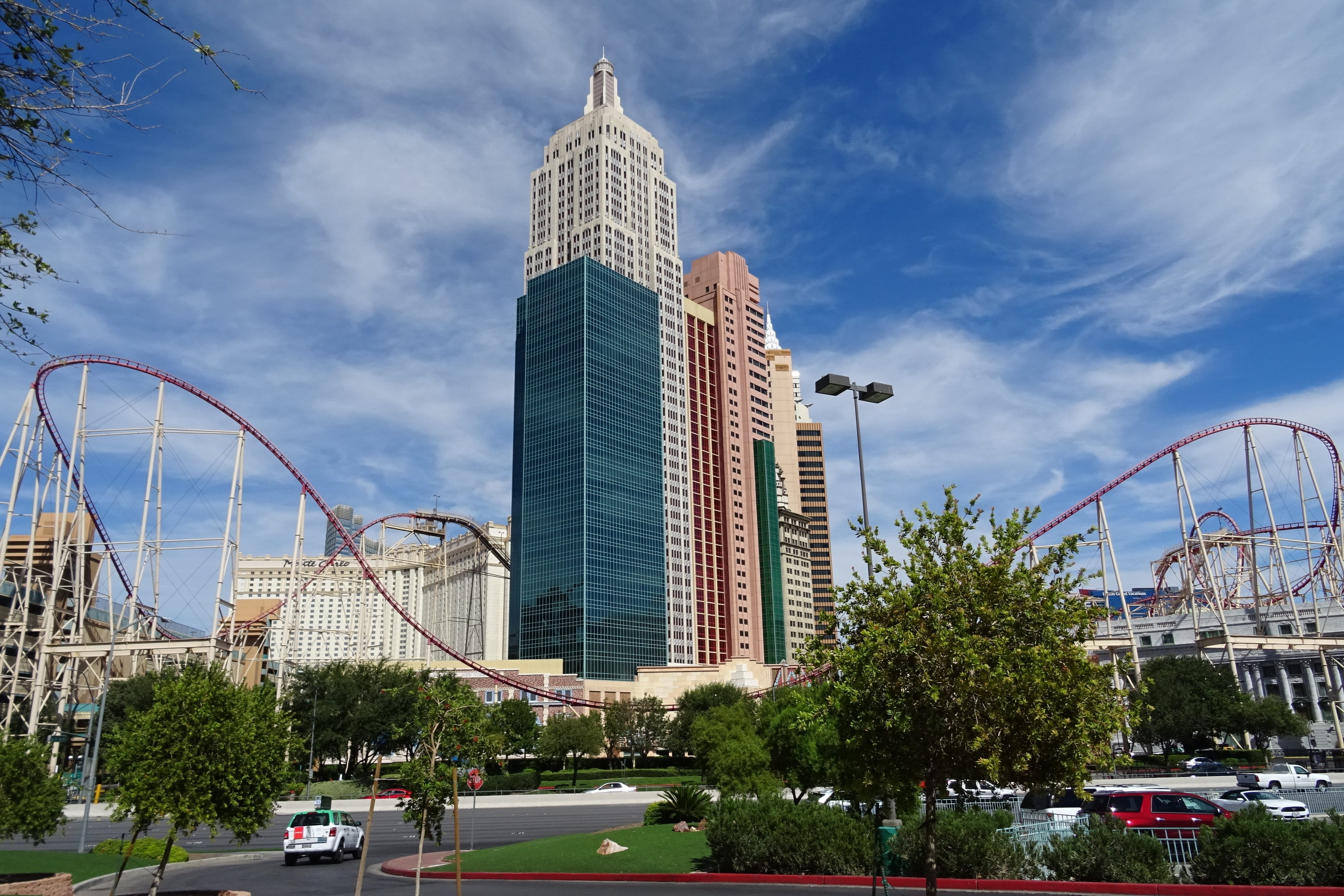 tourism, street, building exterior, 2K, tree, office building exterior, nature, tall - high, skyscraper, built structure, travel destinations, city, gambling, HD Wallpaper