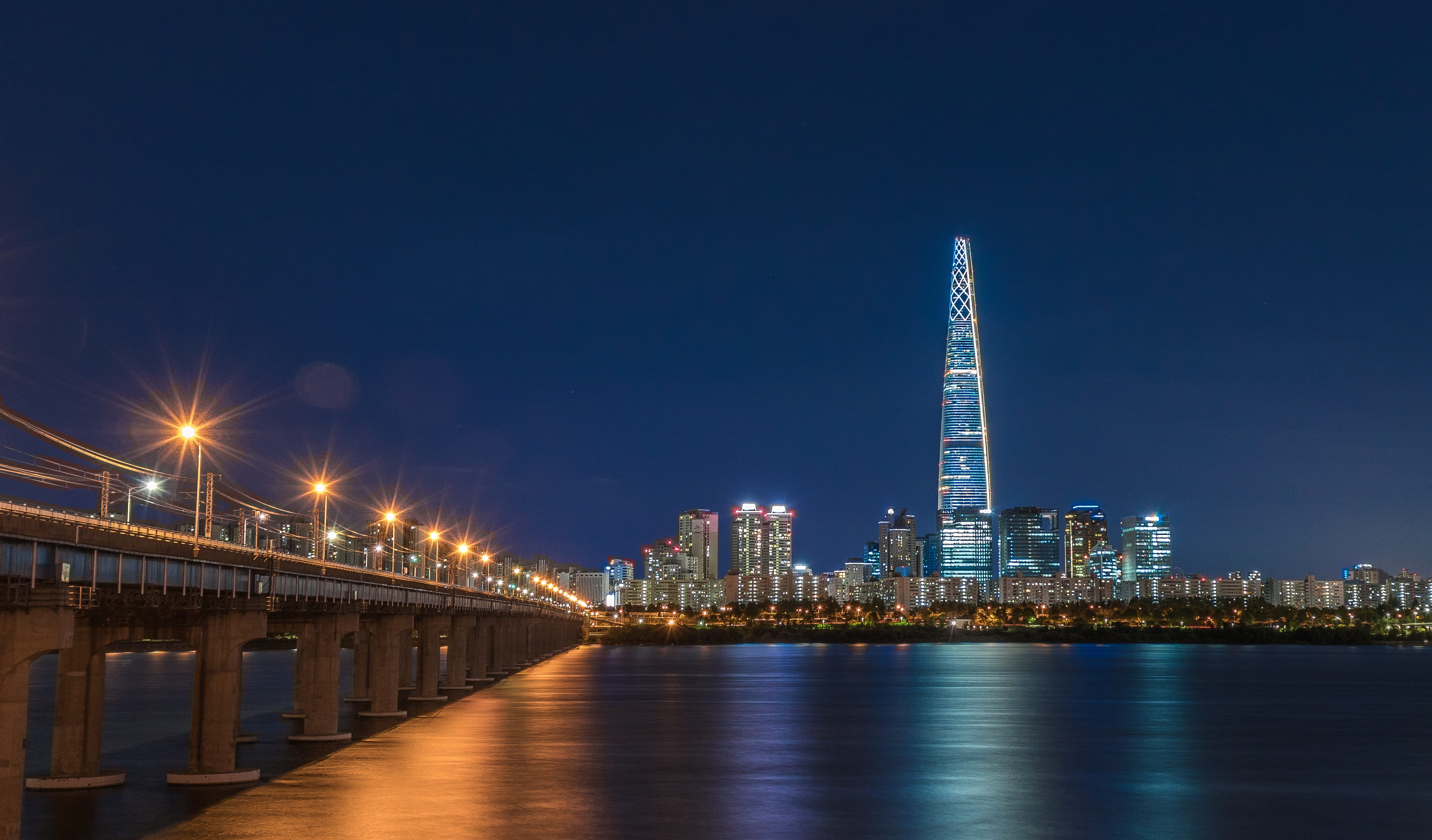 transportation, reflection, building exterior, connection, illuminated, office building exterior, korea, 4K, skyscraper, sky, han river, bridge - man made structure, HD Wallpaper